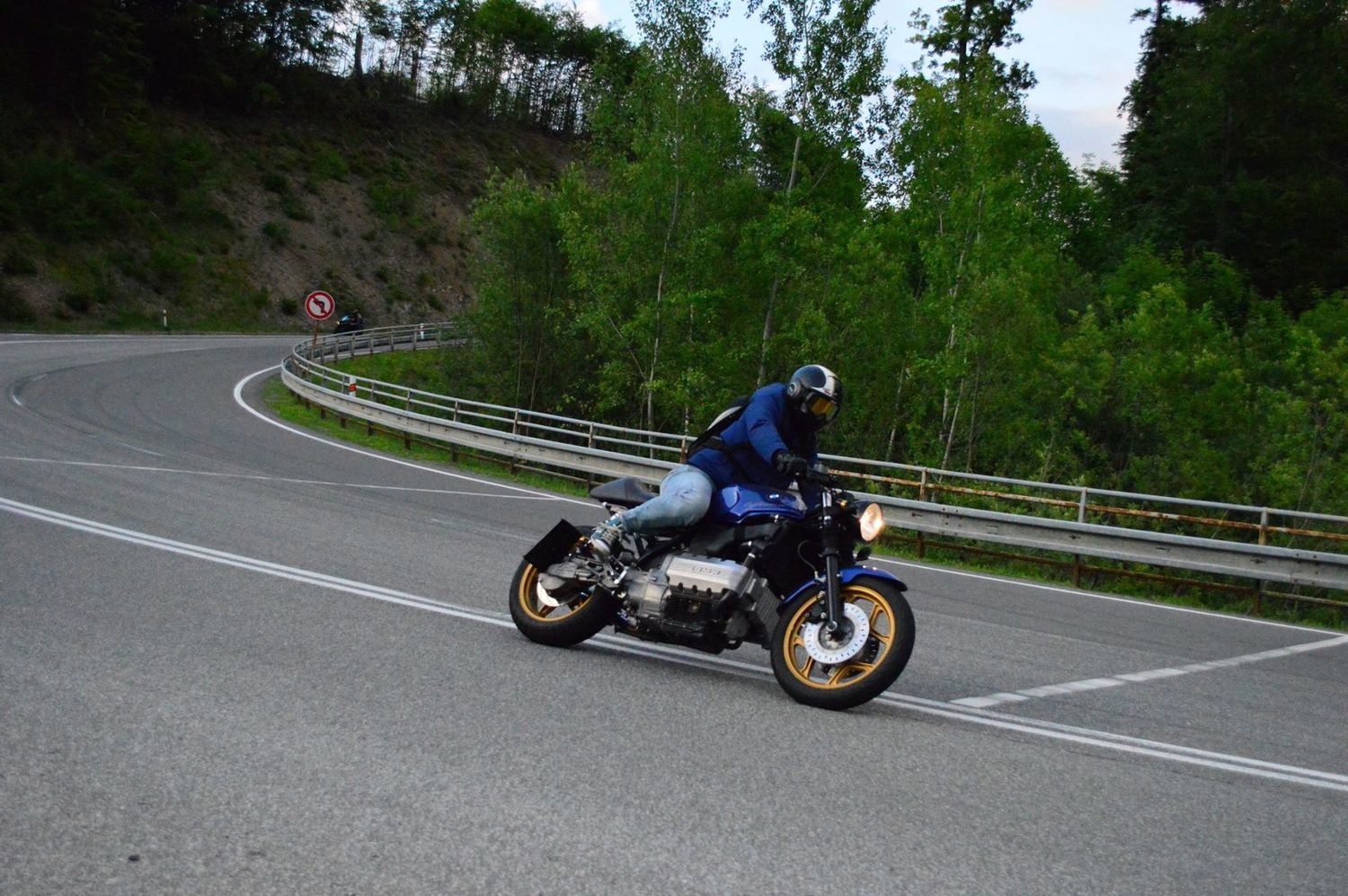 K 100
