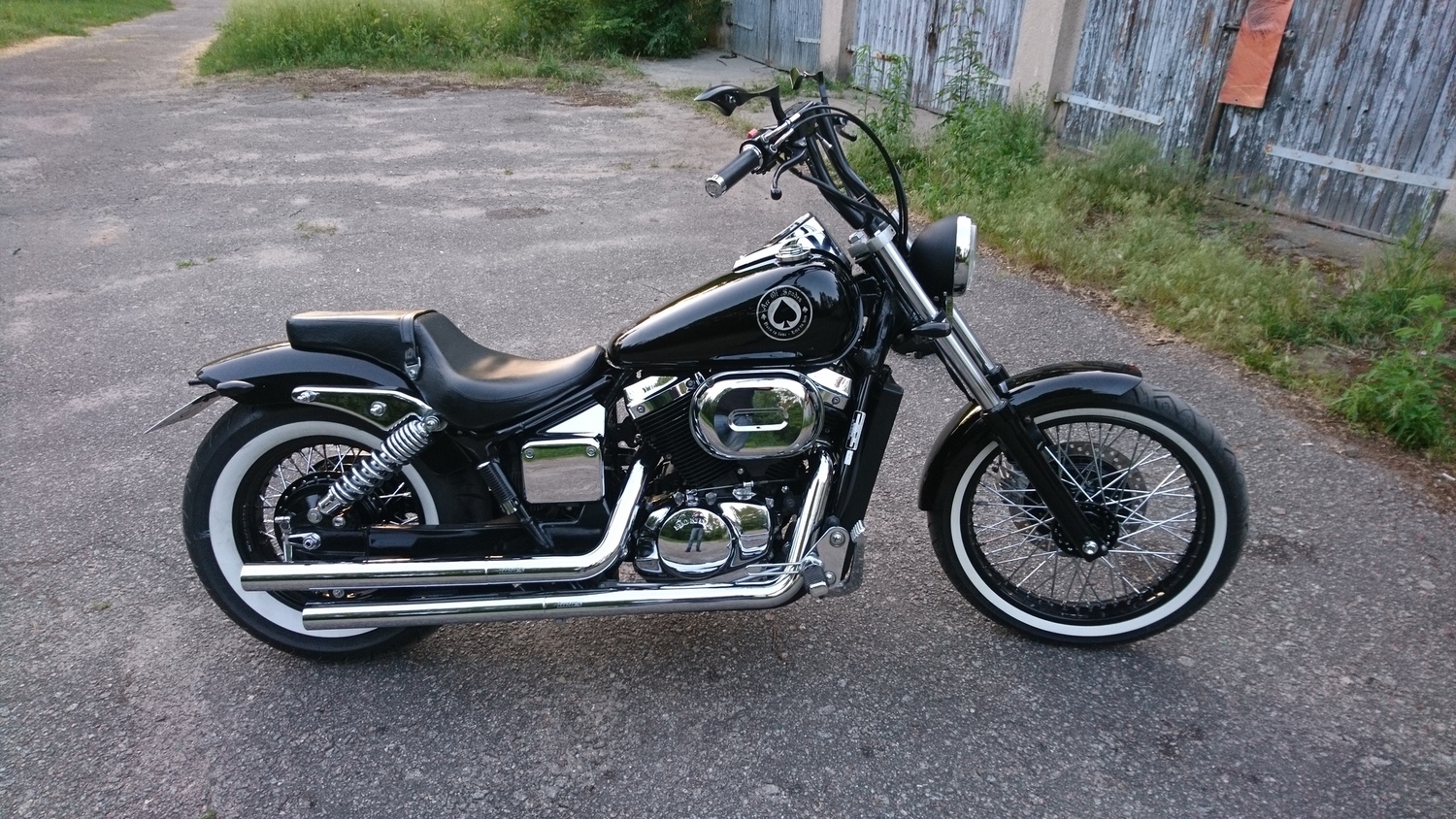 VT 750 Black Widow