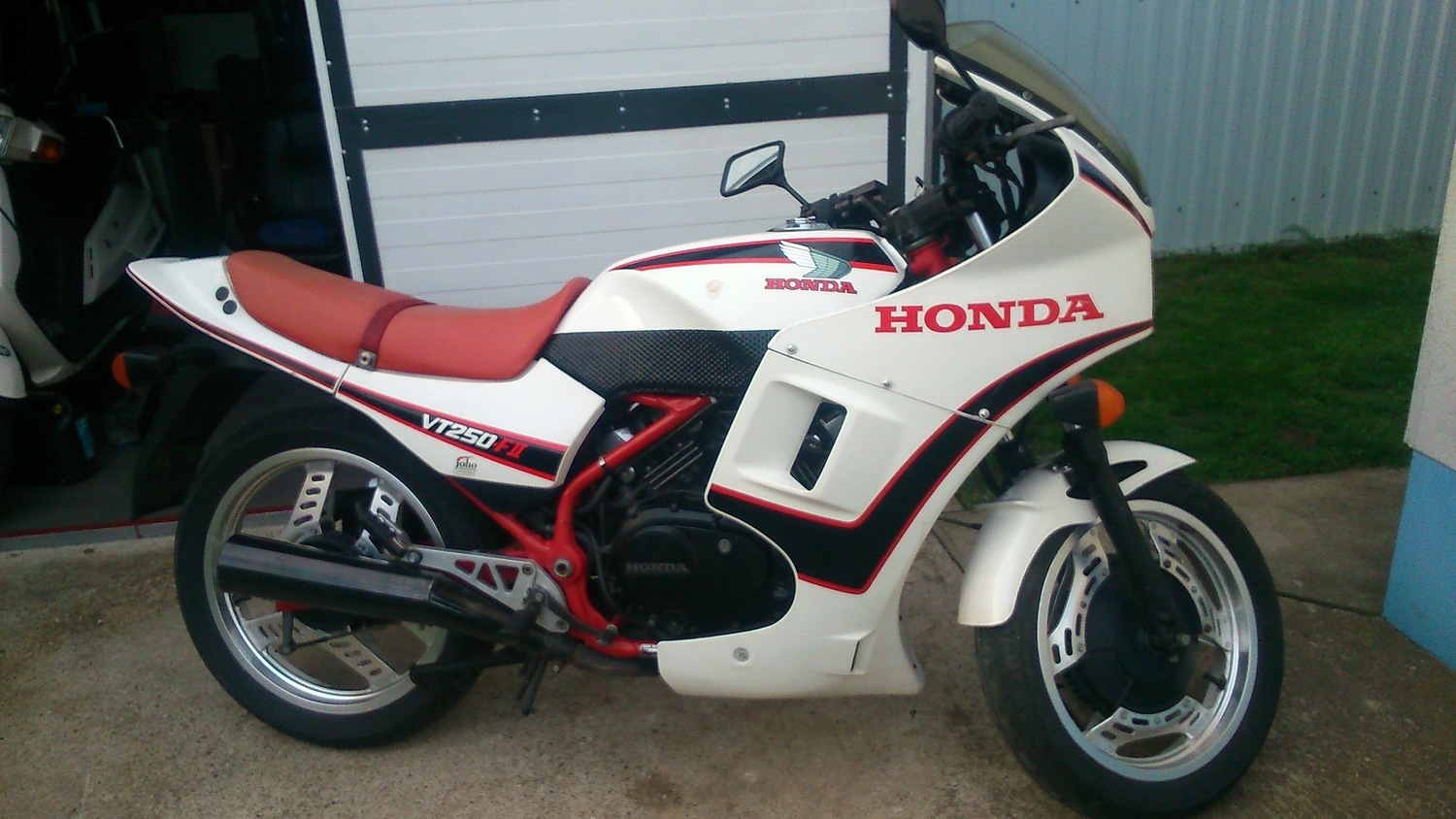 VT 250 F