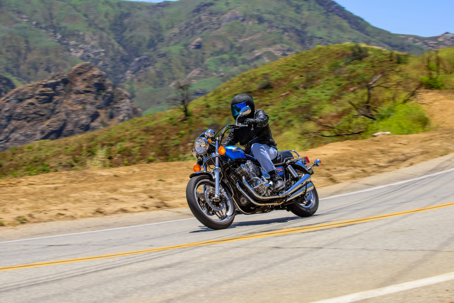 CB 900
