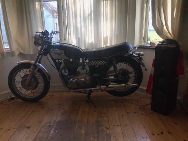 VT750DCB5