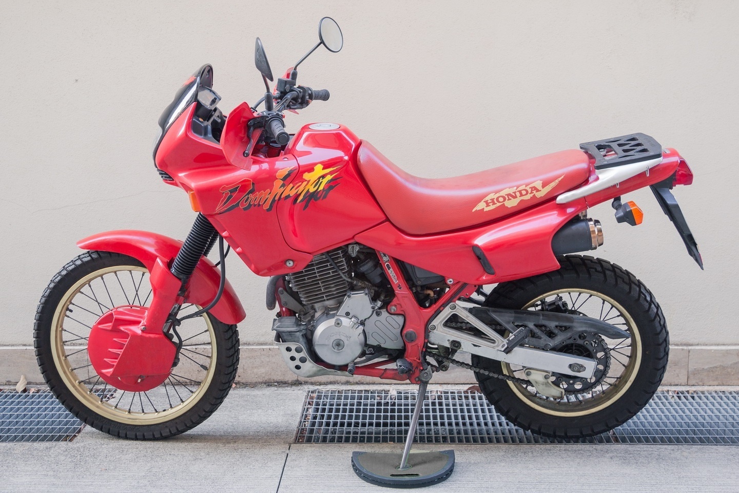 NX 650 Dominator