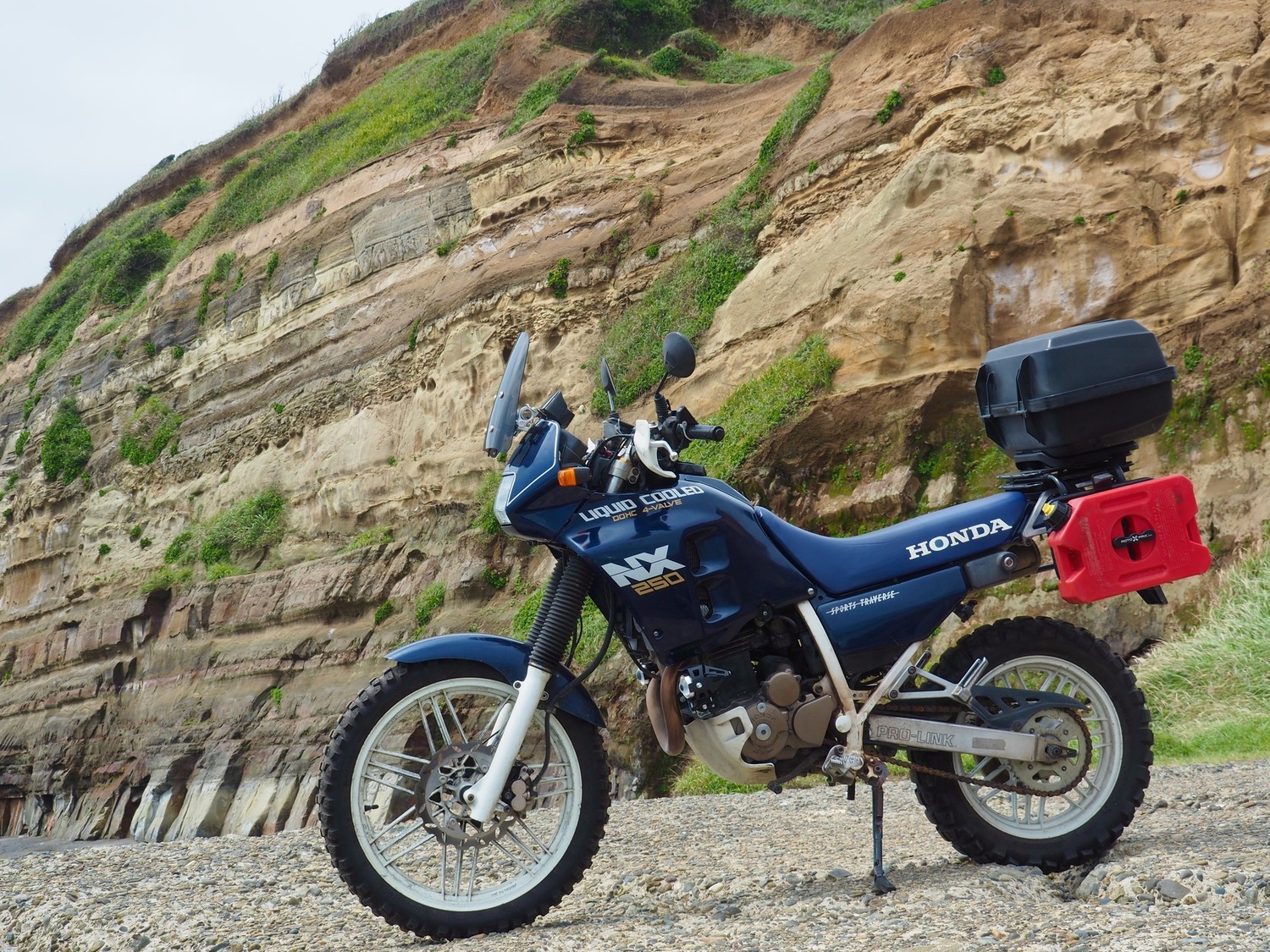 AX-1 250