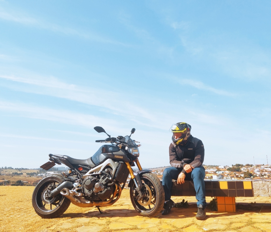 FZ 09