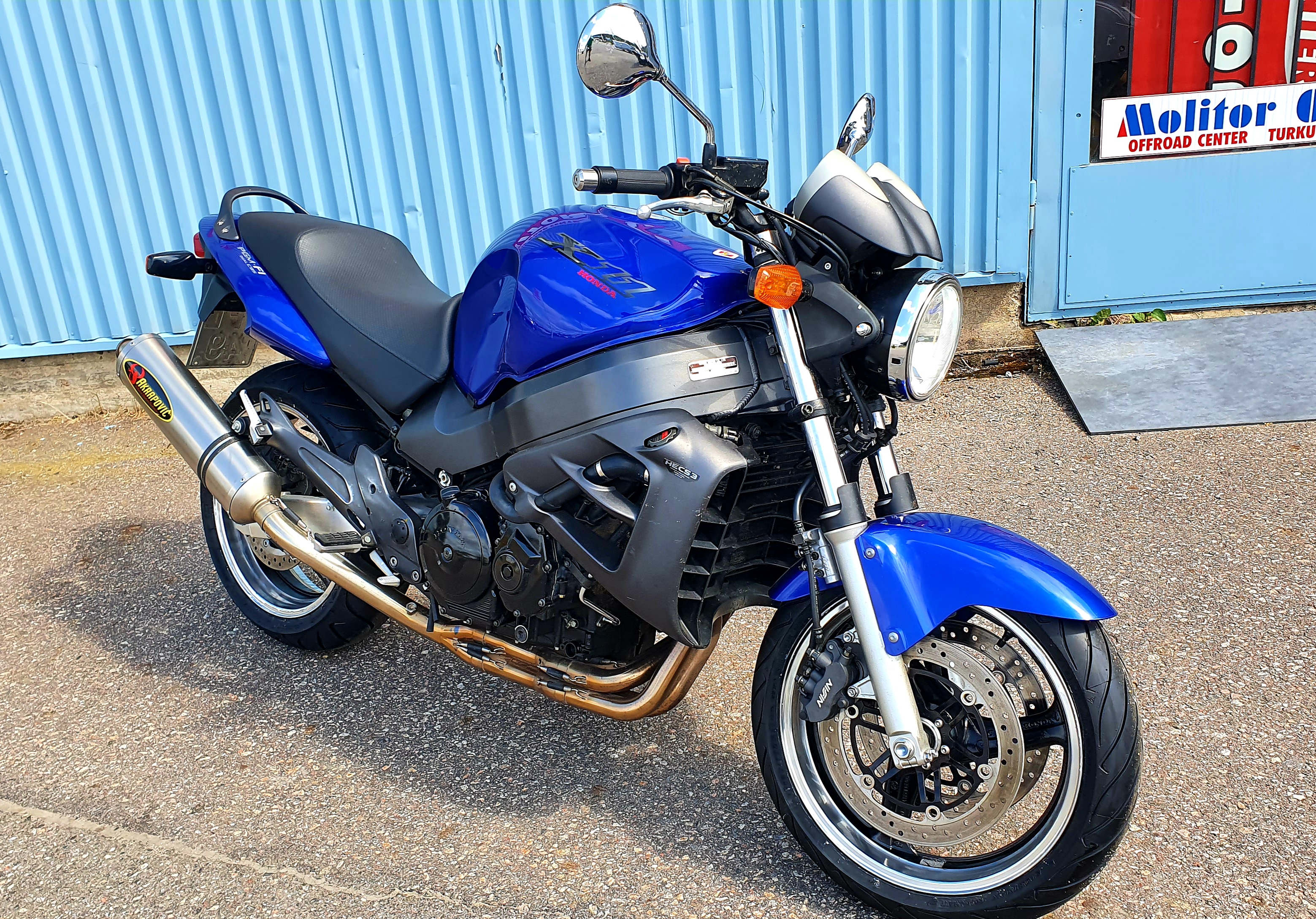 X11 (CB1100SF)