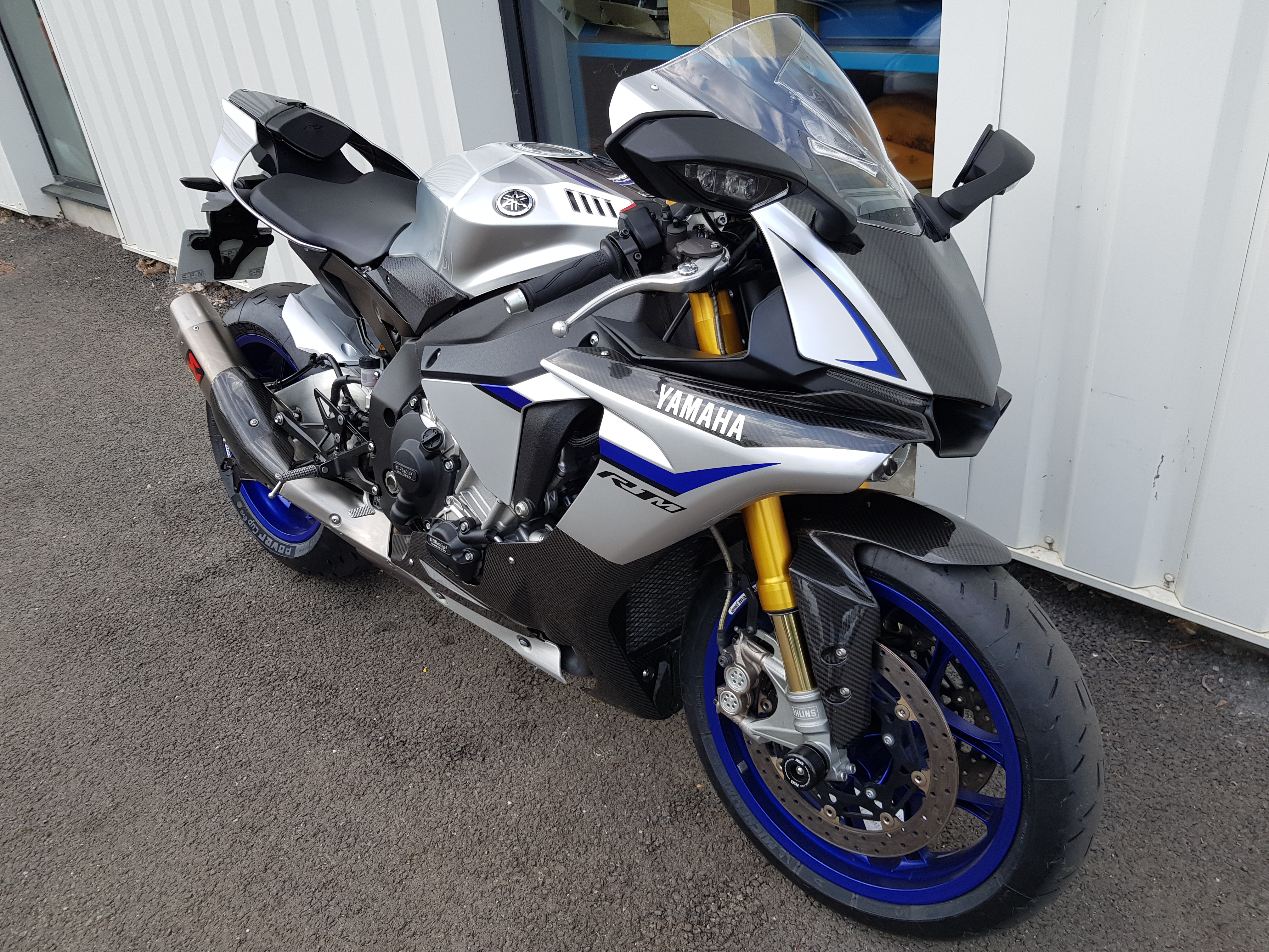 R1-M