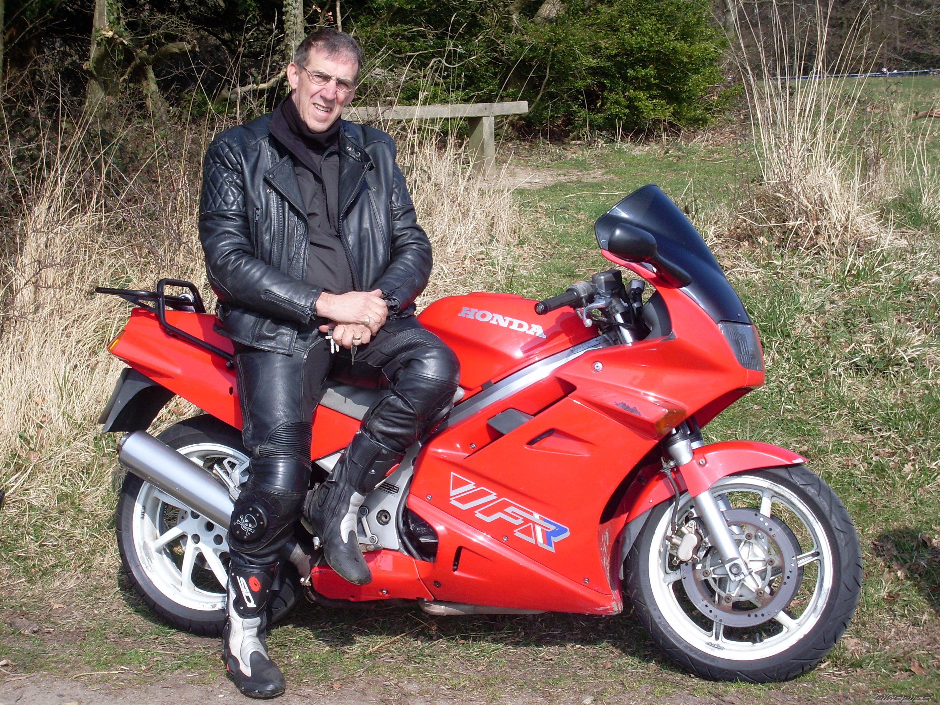 VFR 750