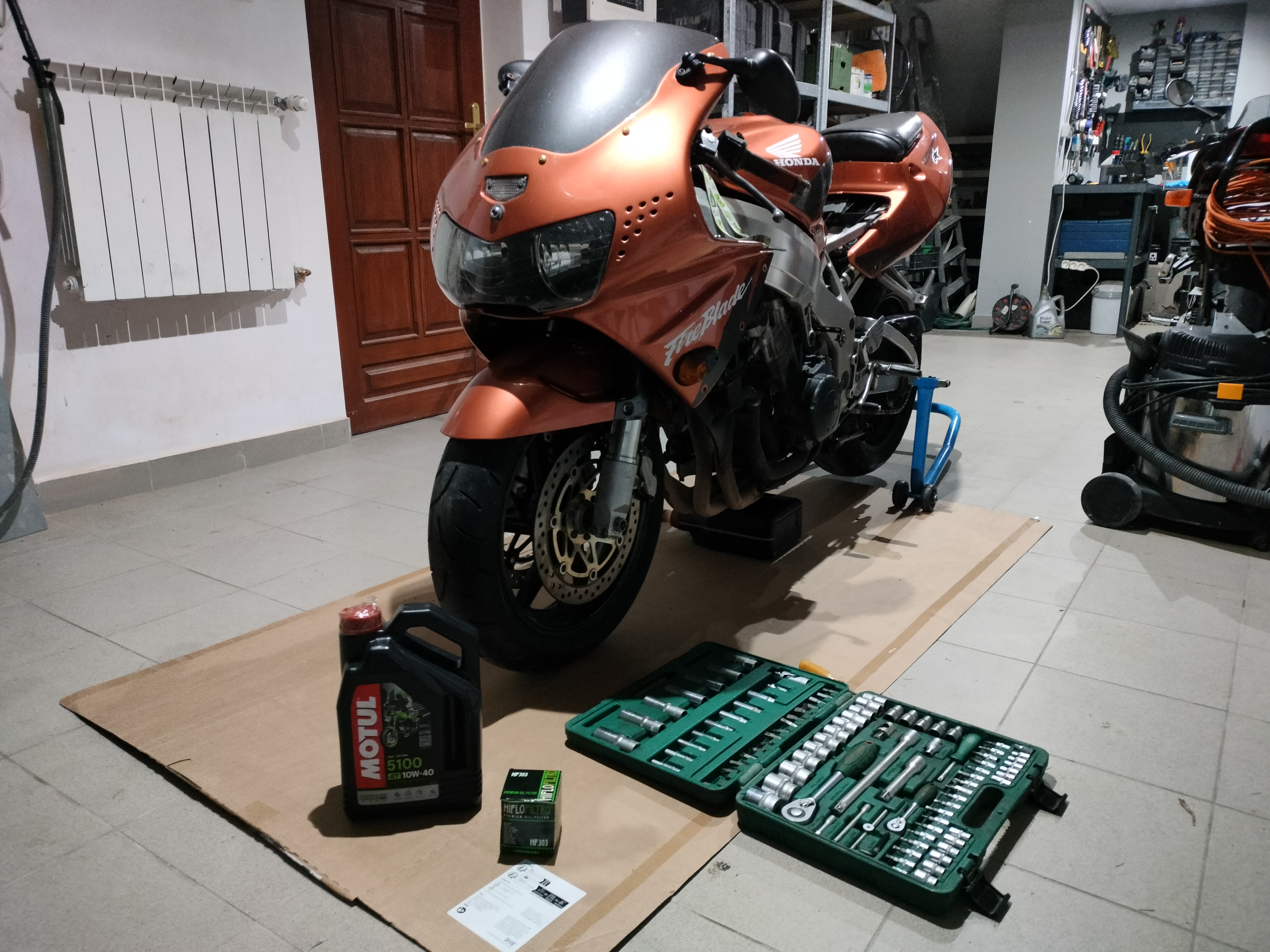 CBR900rr