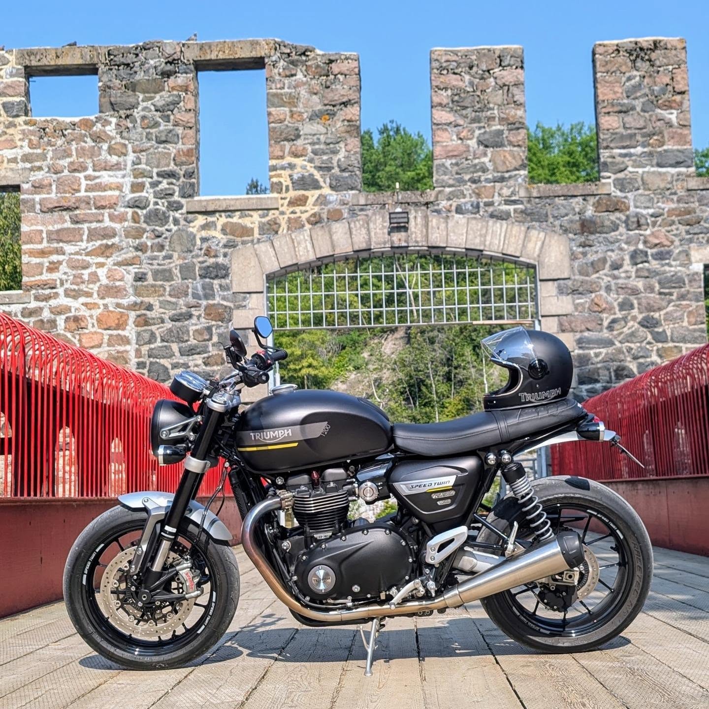 Speed Twin