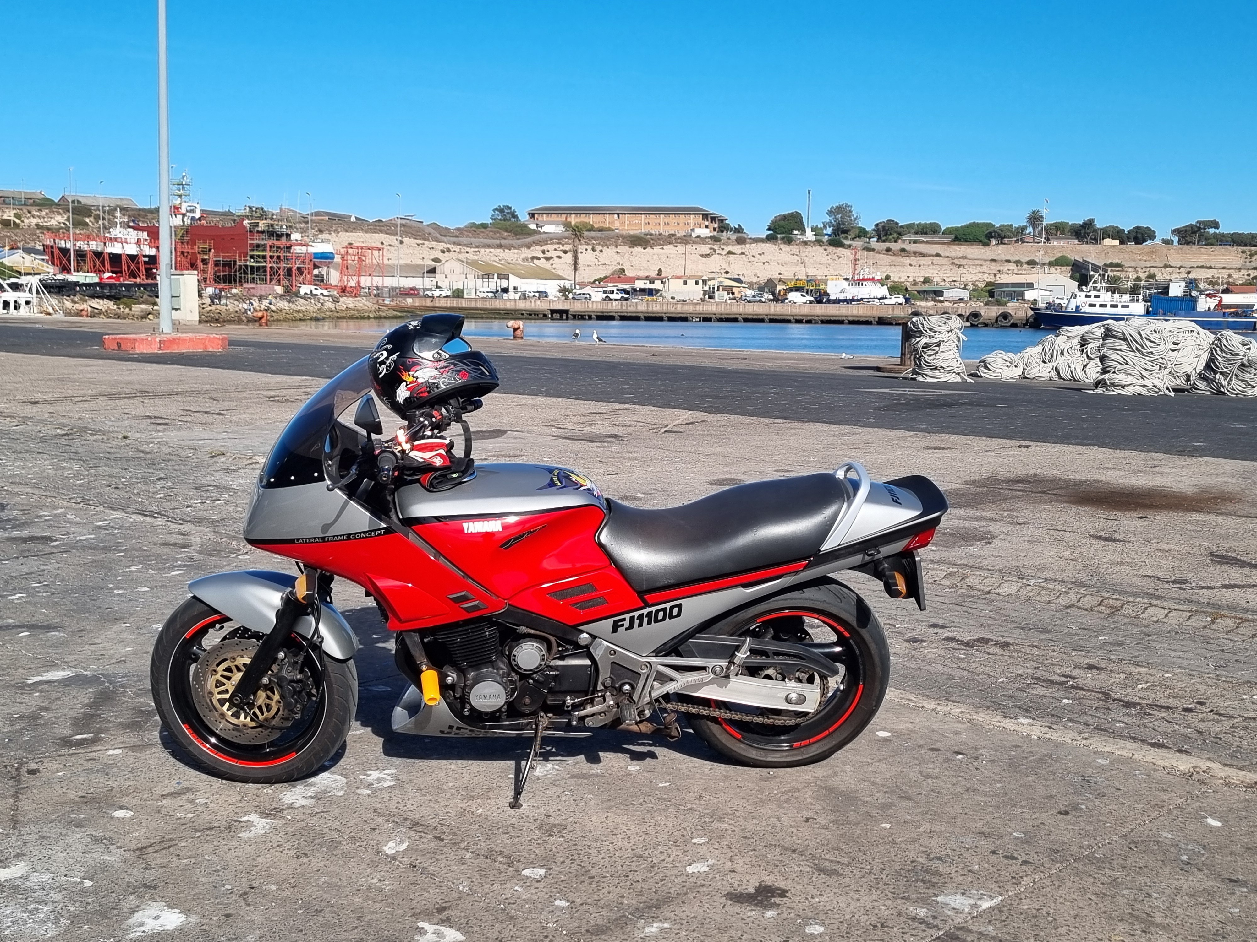 Yamaha FJ 1100