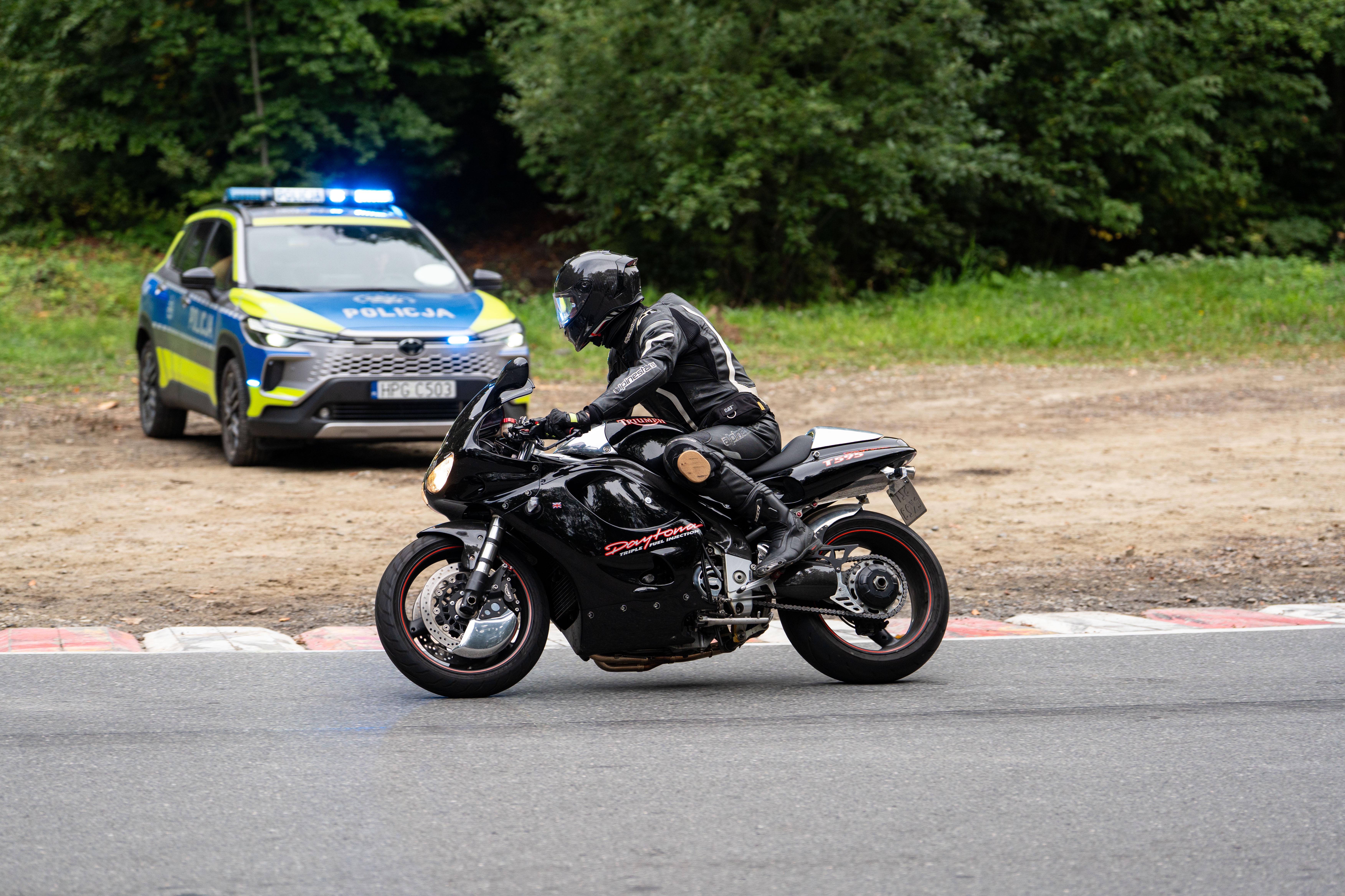 Triumph T 595