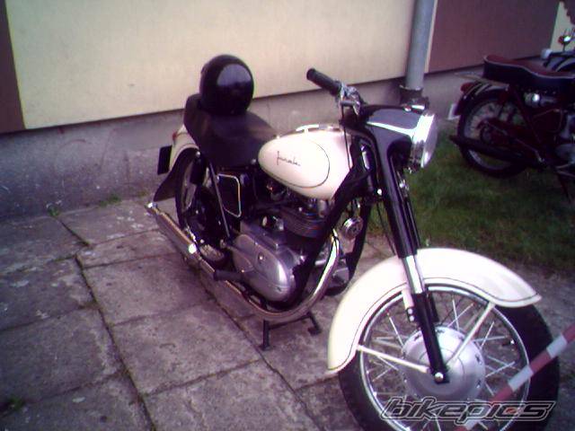 Photo 548369