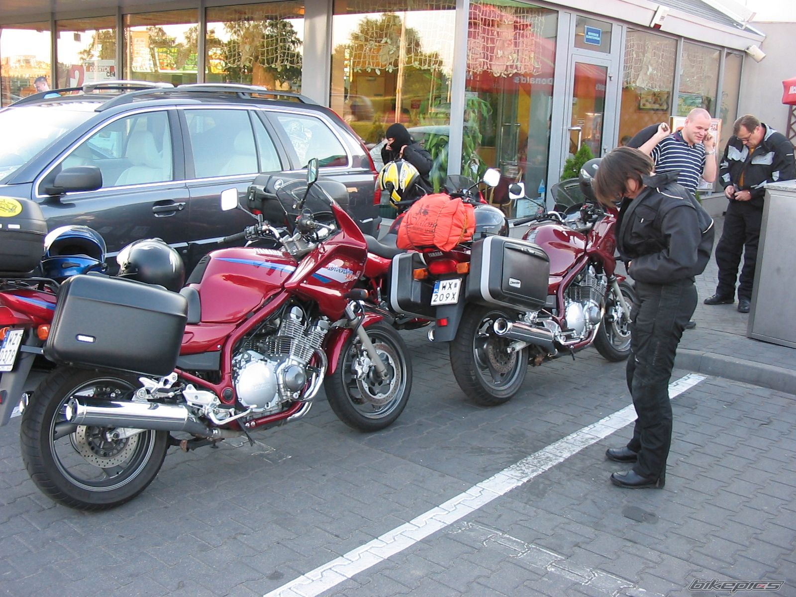 Photo 667998