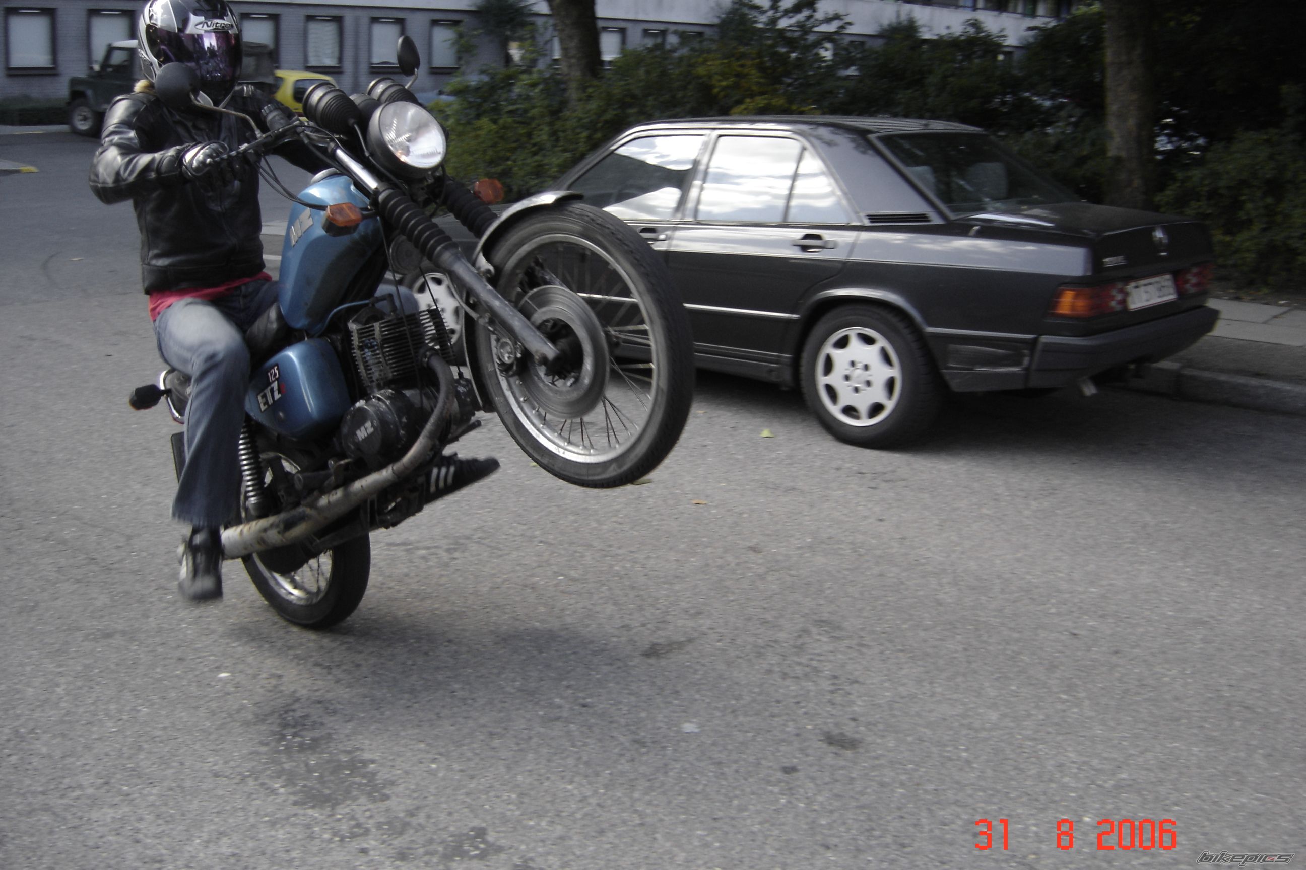 Photo 671889