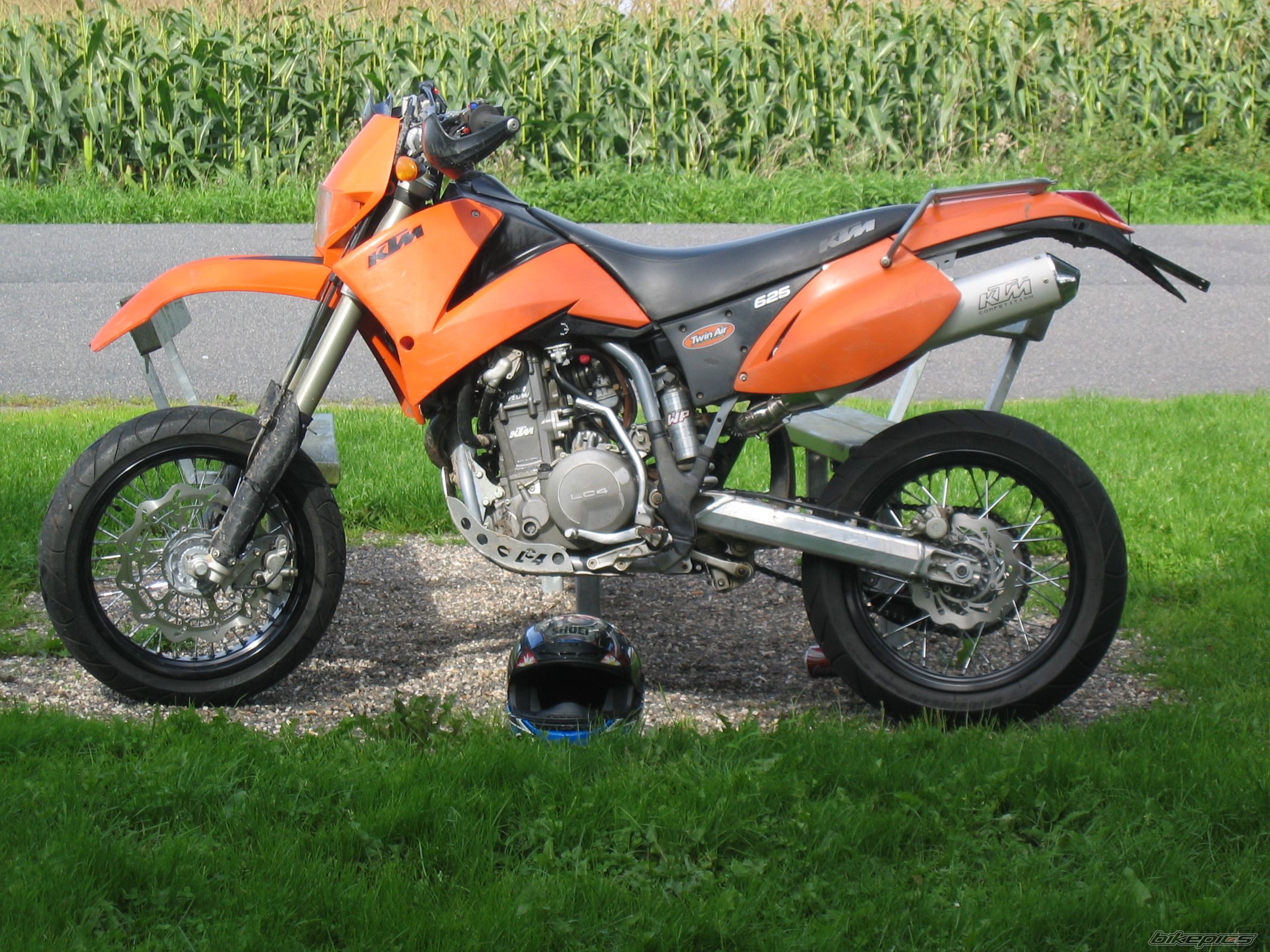 Photo 677921