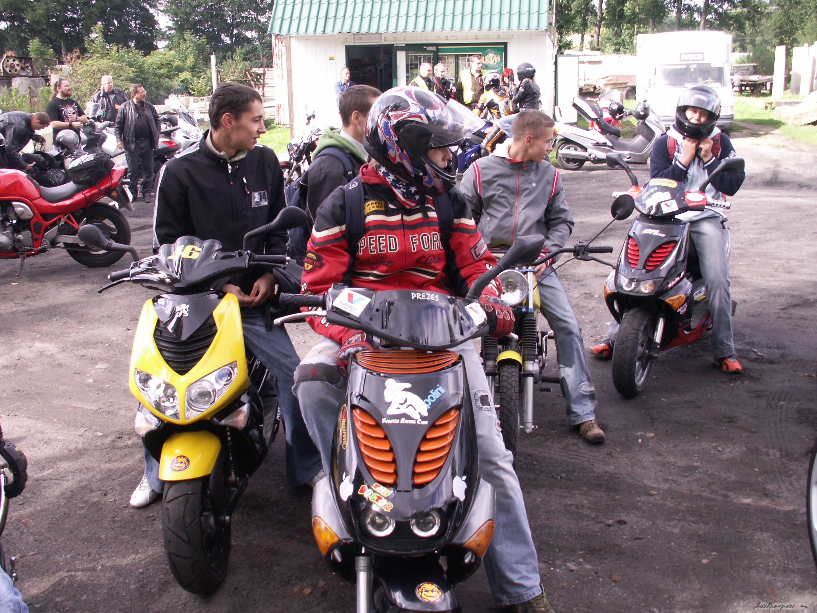 Photo 681192