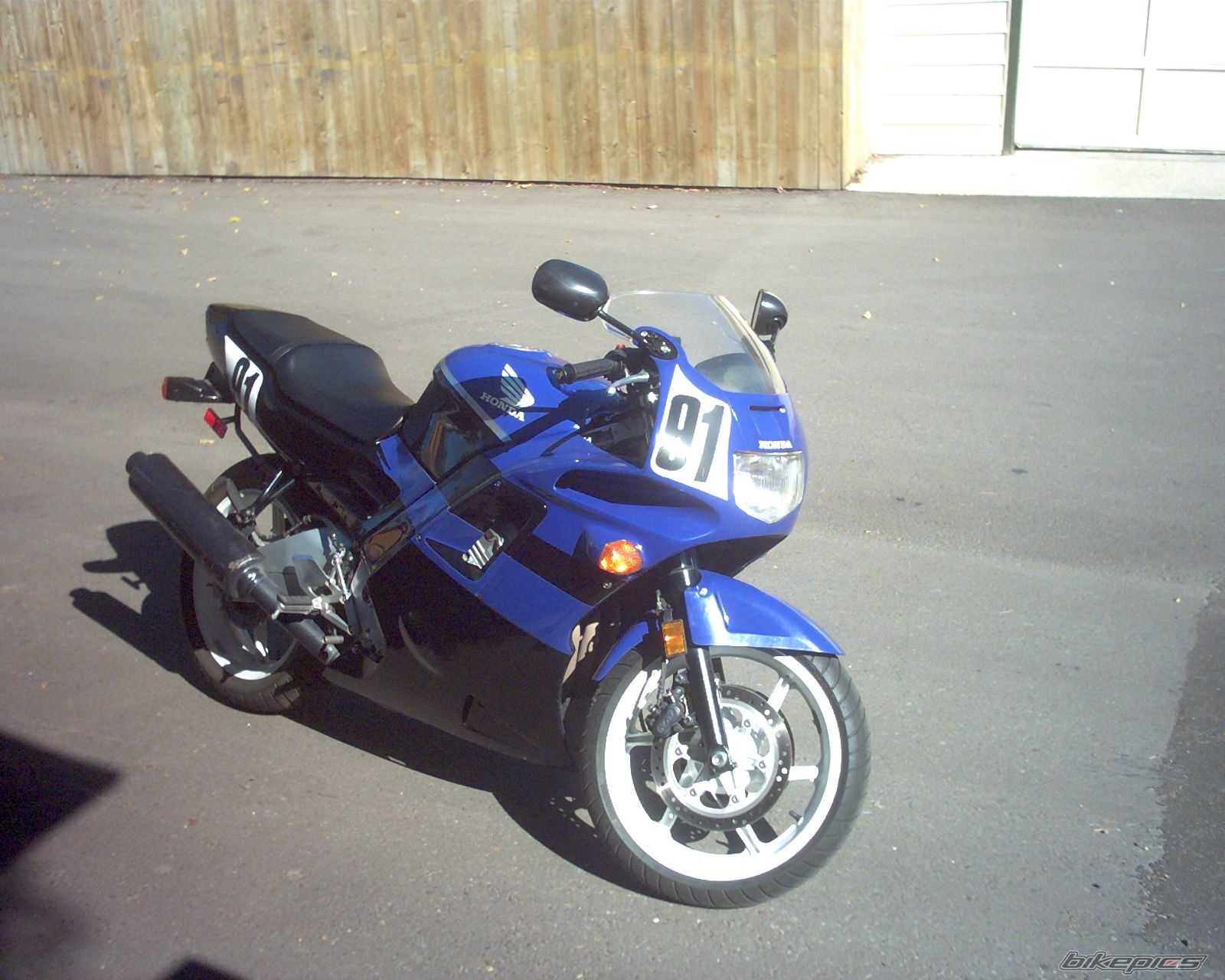 Photo 689423