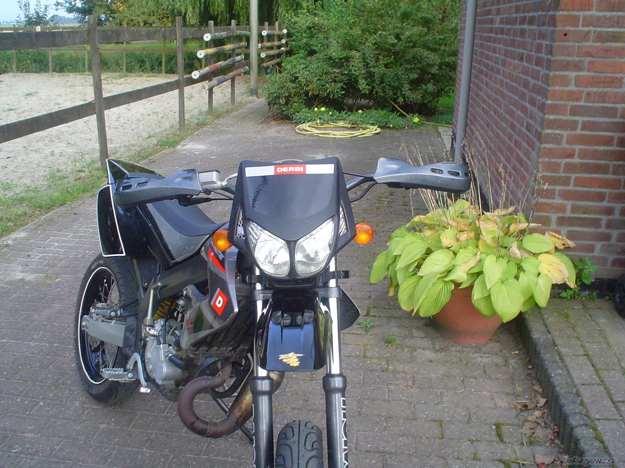 Bike Photo 690311