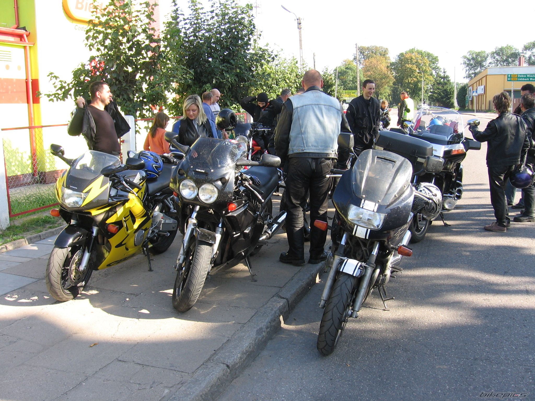 Photo 695996
