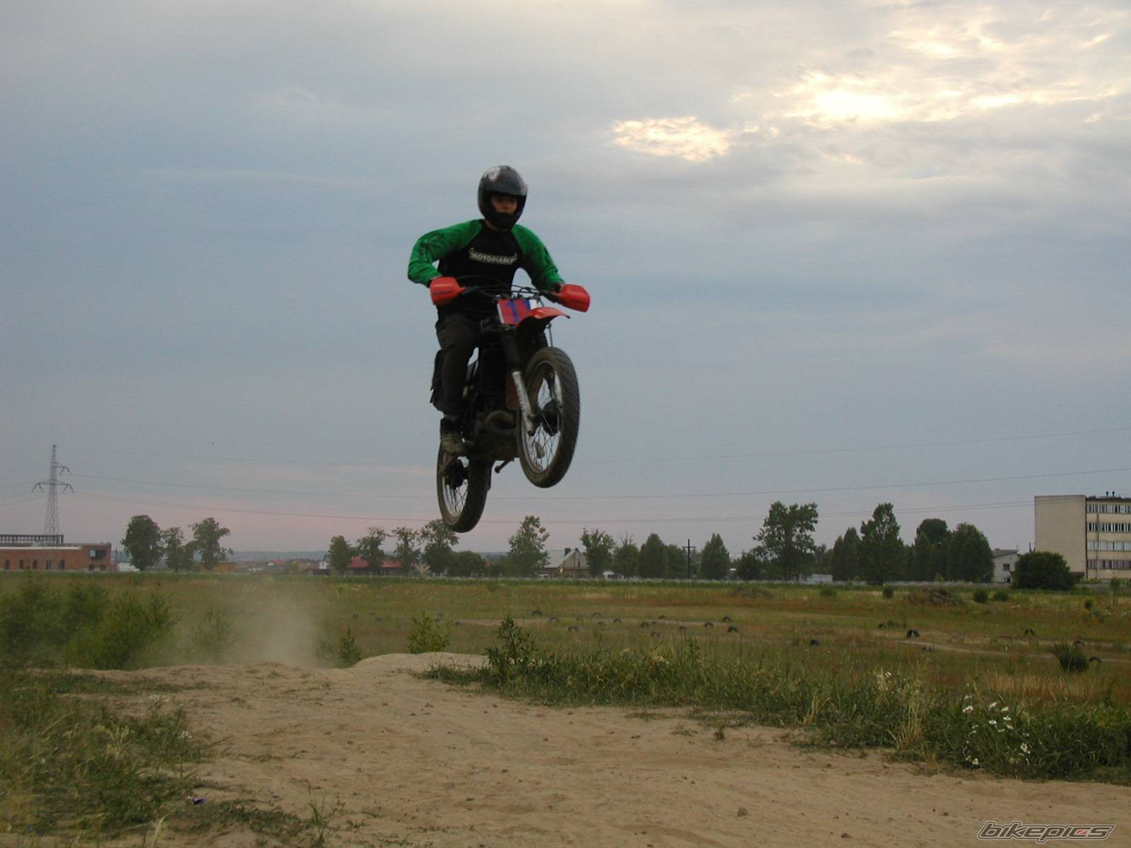 Photo 69989