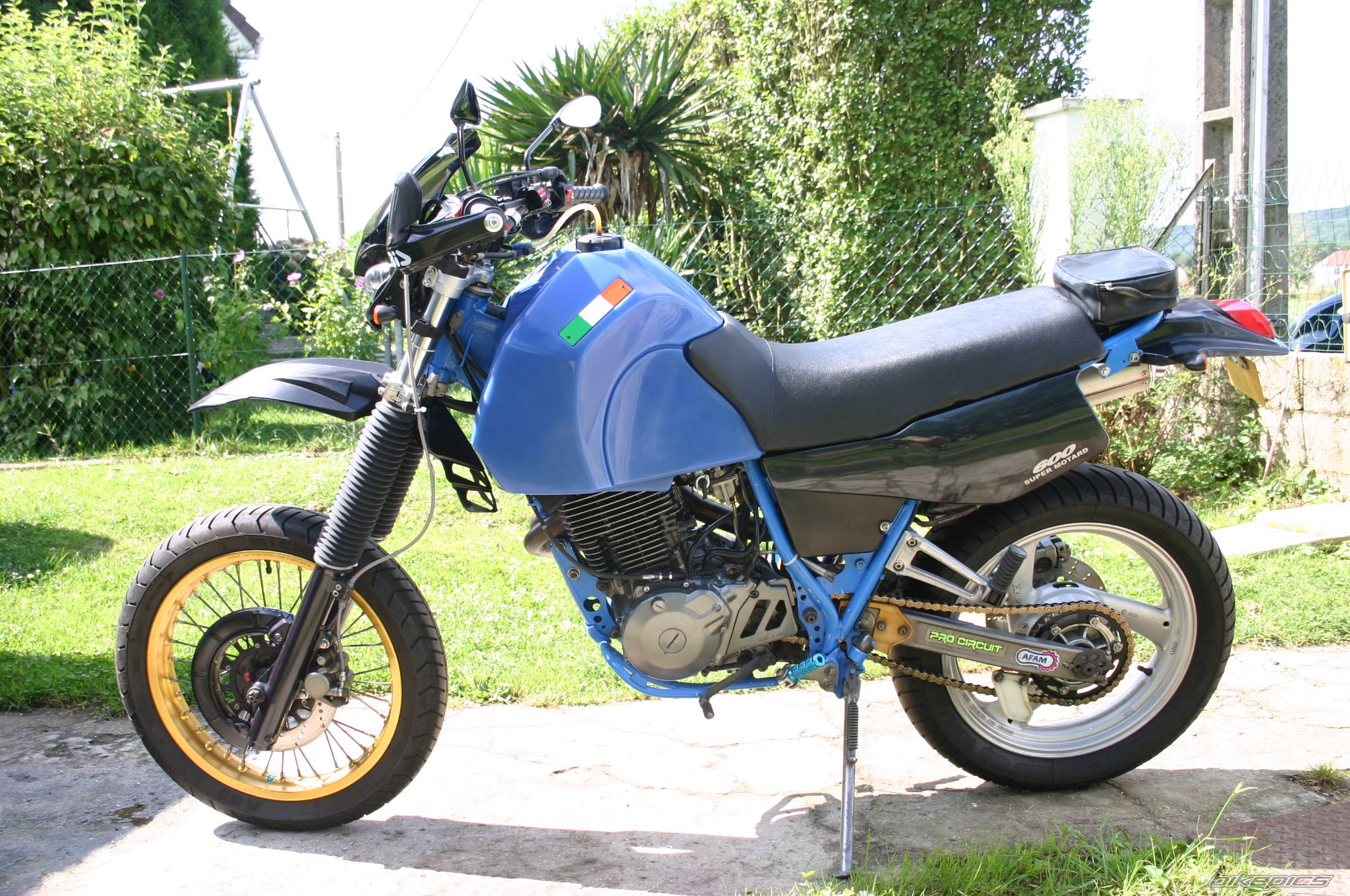 Bike Photo 737865