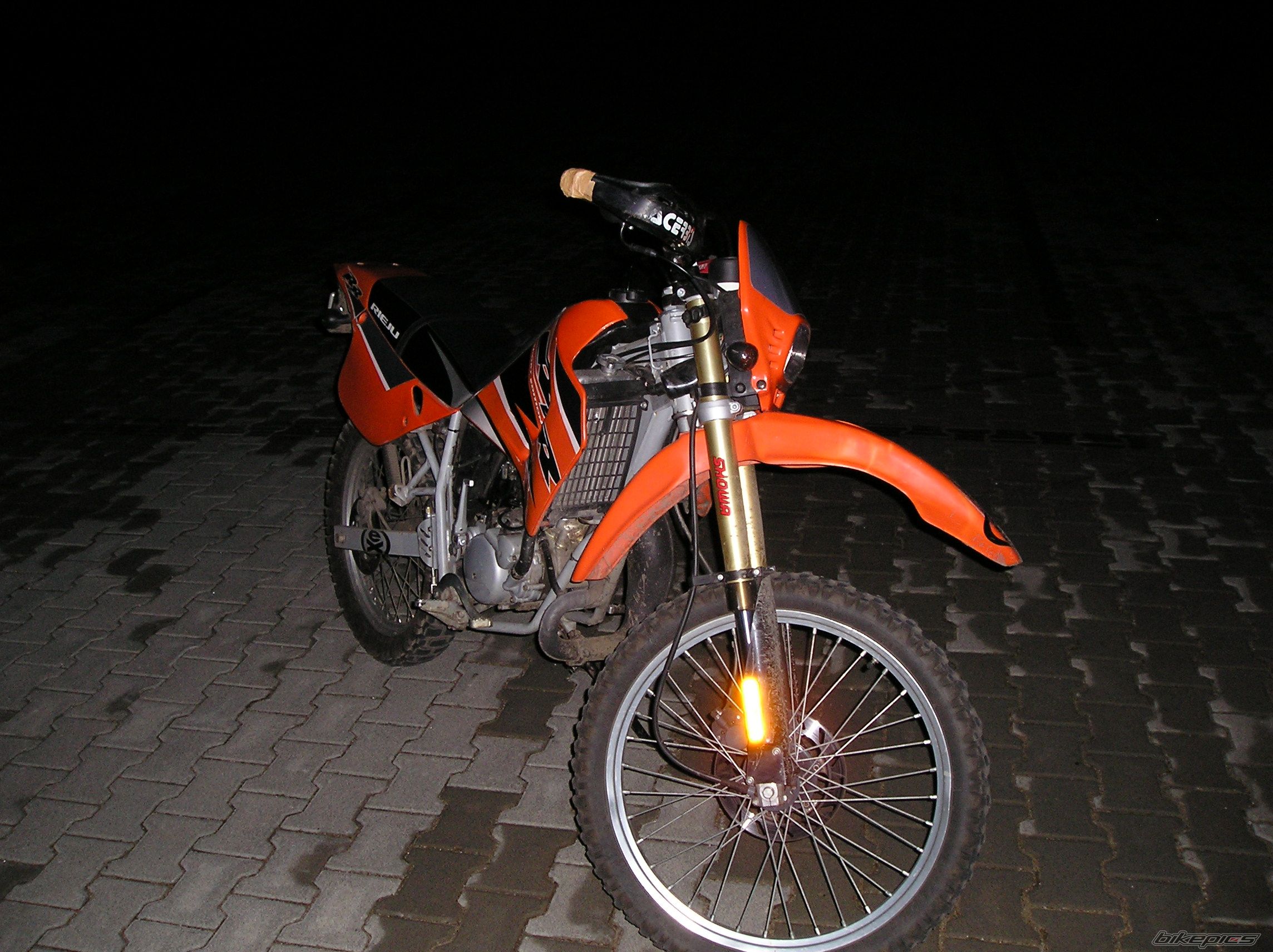 Photo 744415