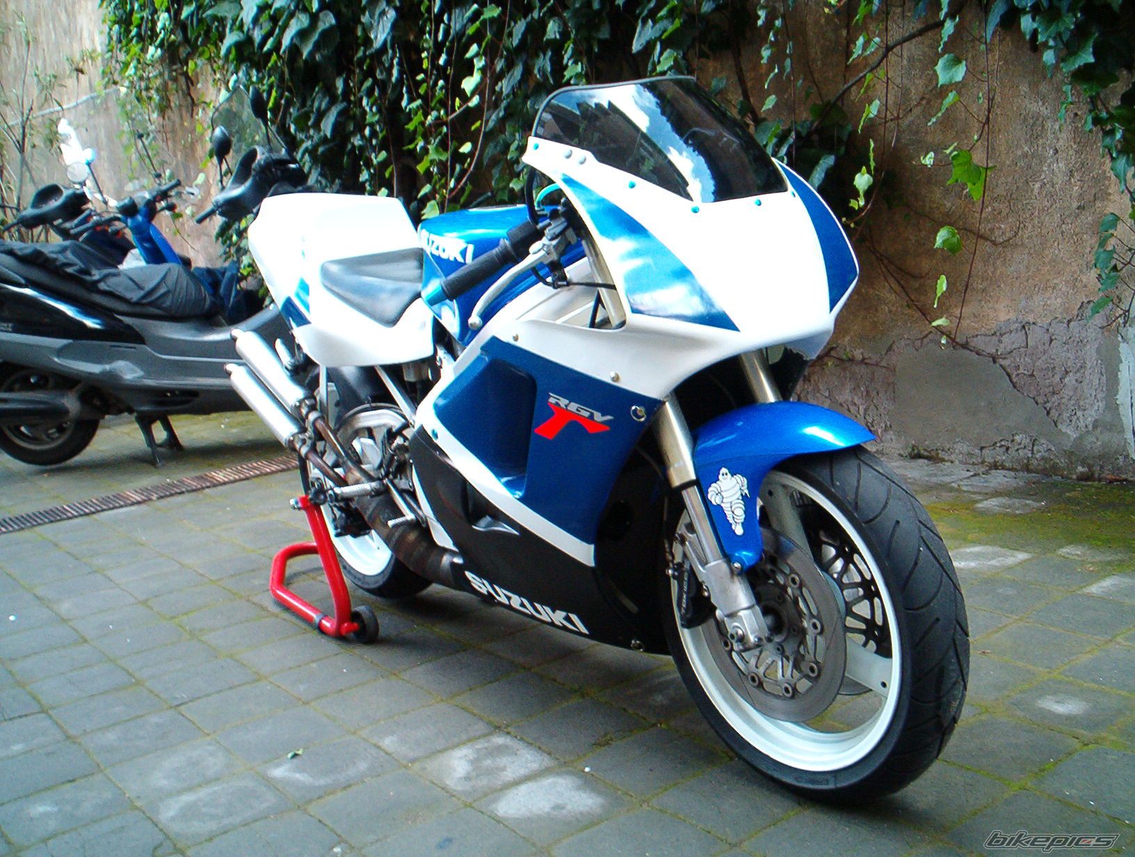 Photo 841999