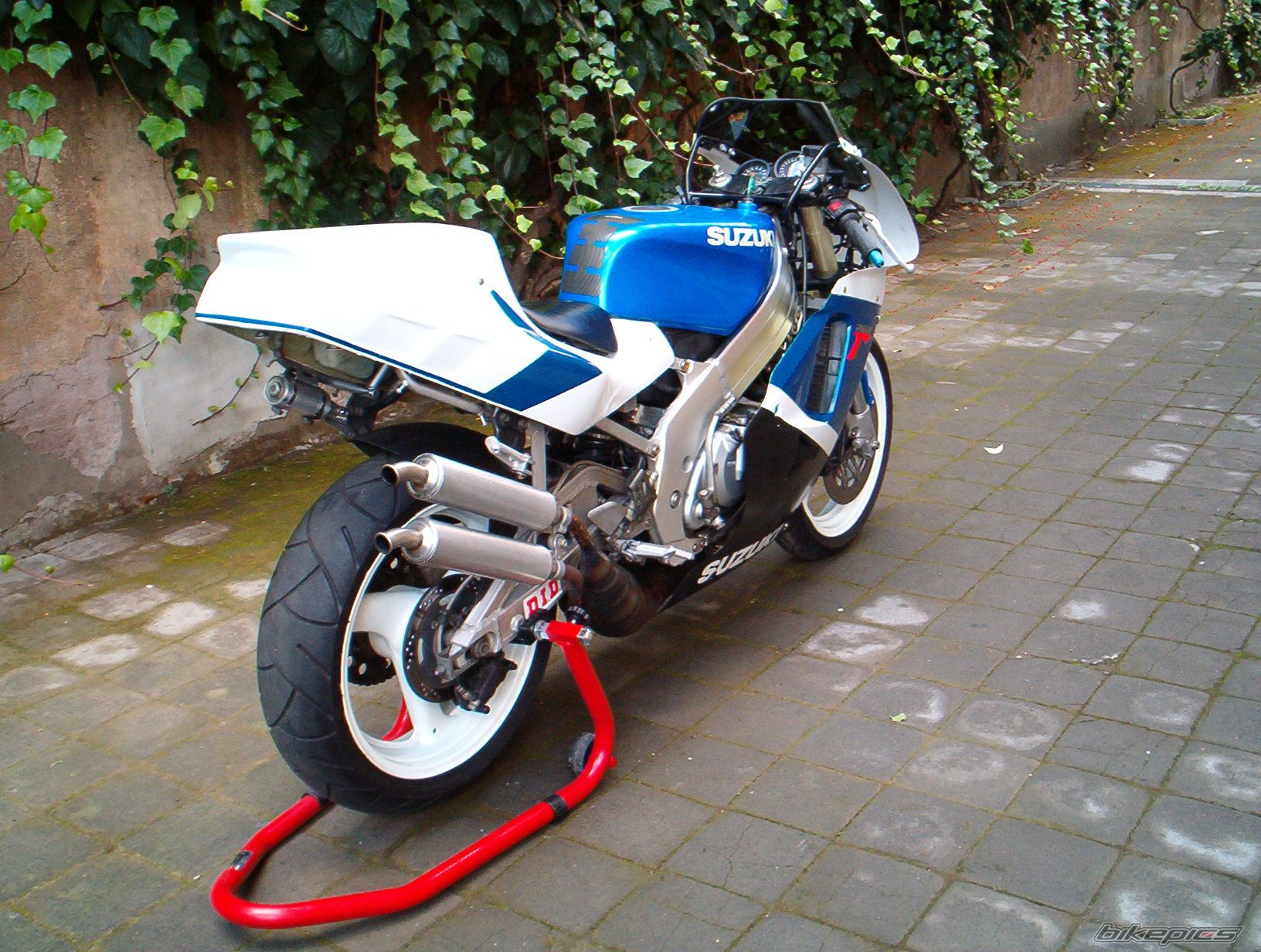 Photo 842000