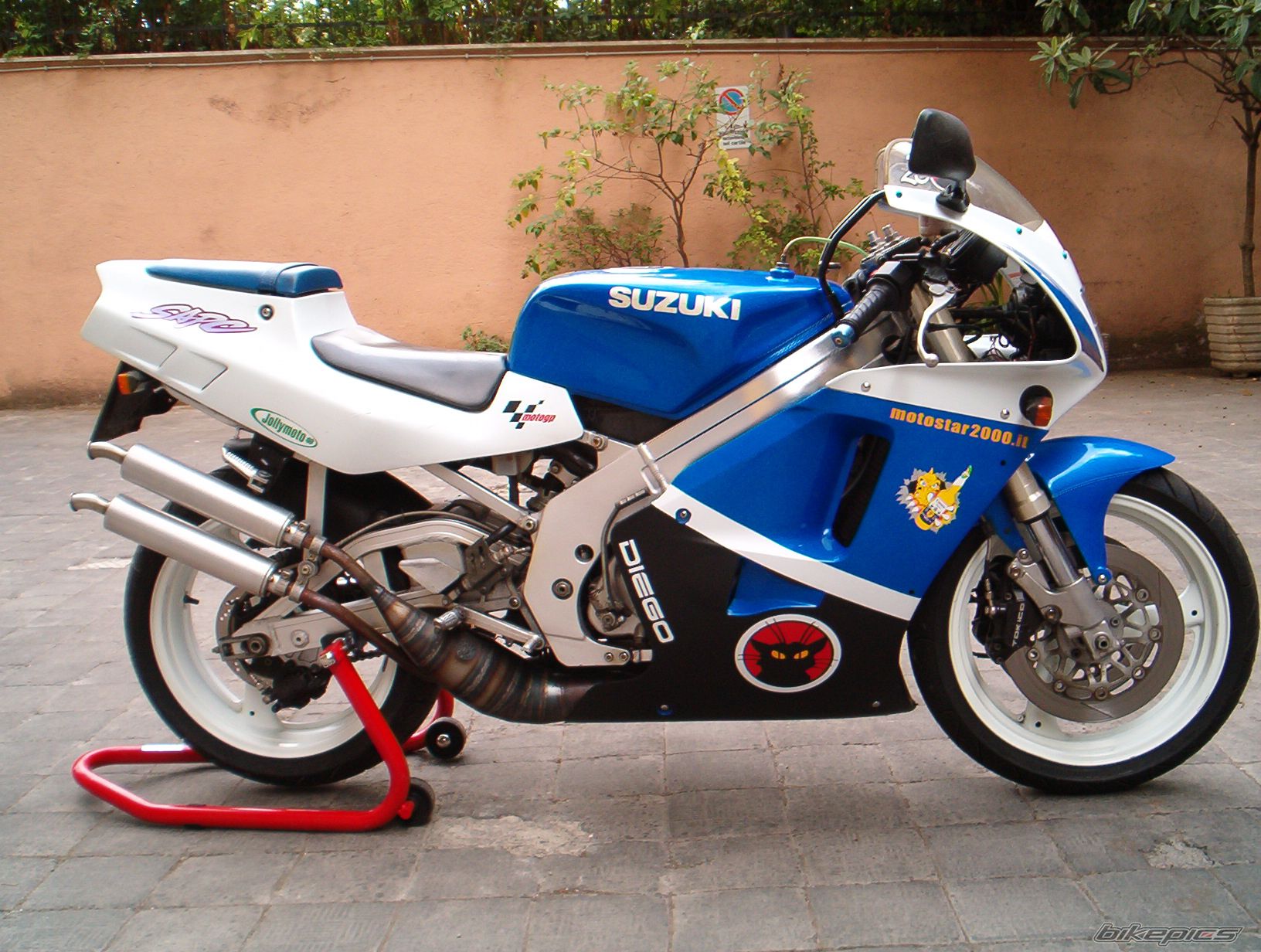 Photo 842003