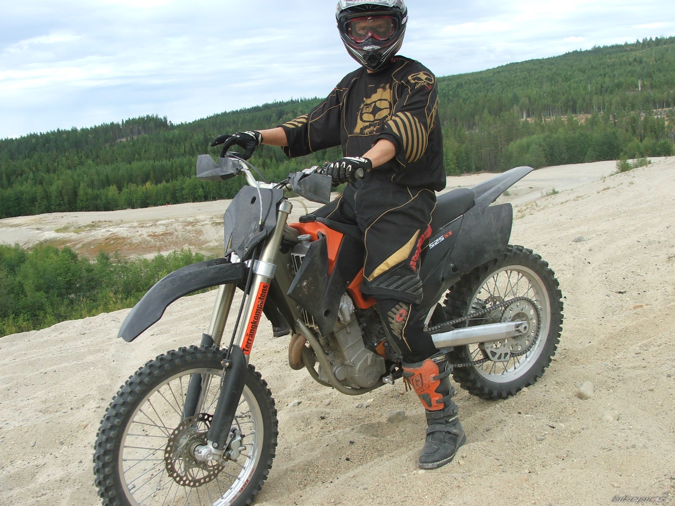Photo 842047