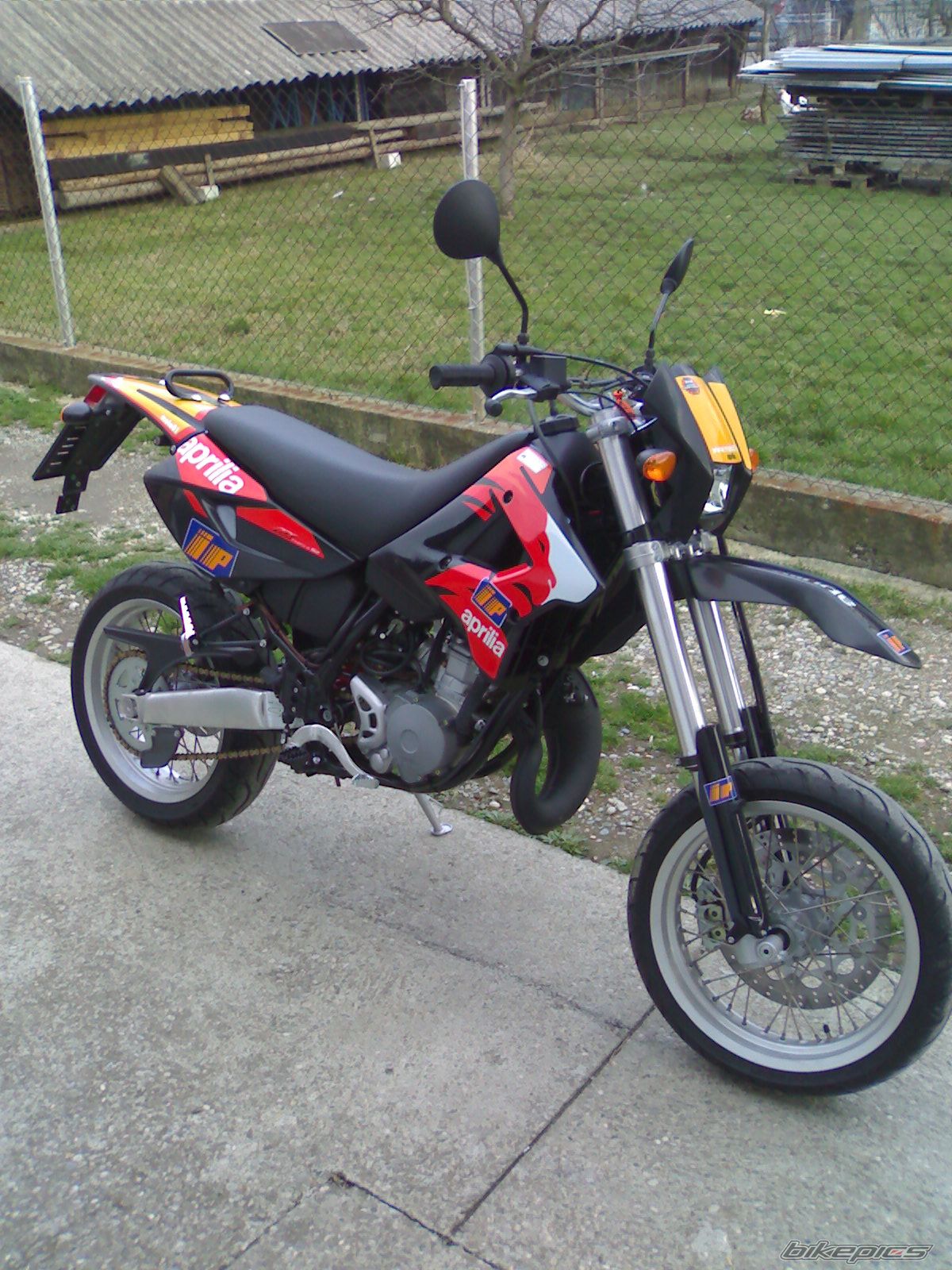 Photo 843864