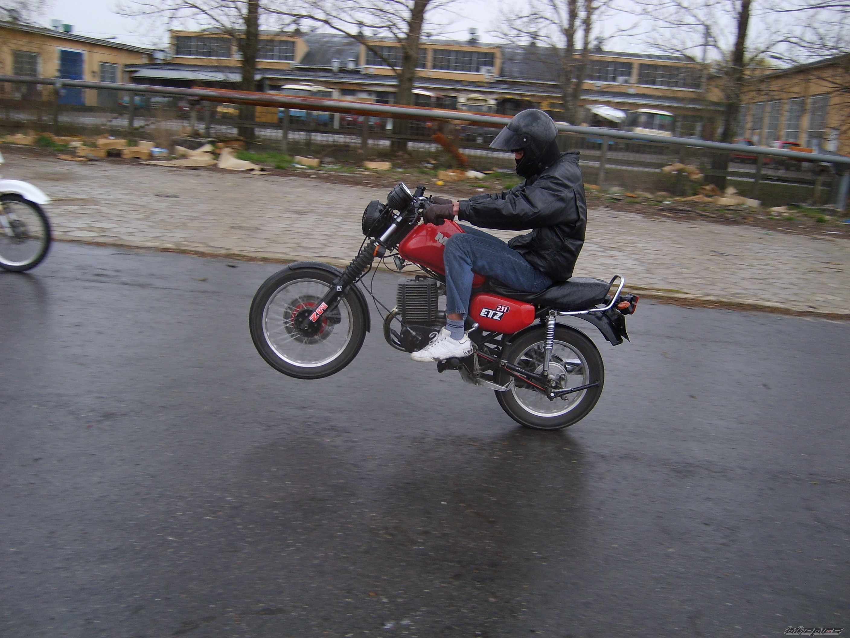 Bike Photo 860060