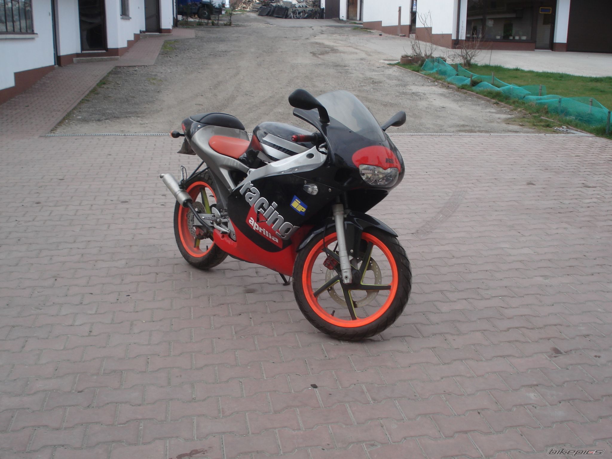 Photo 875698