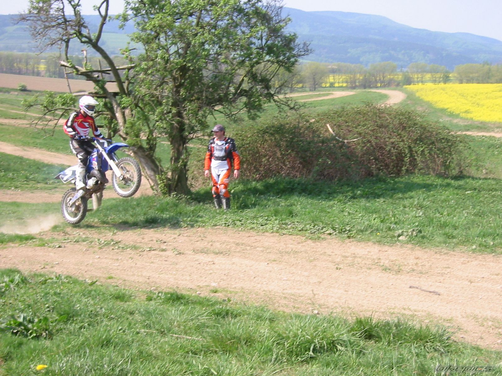 Bike Photo 879045