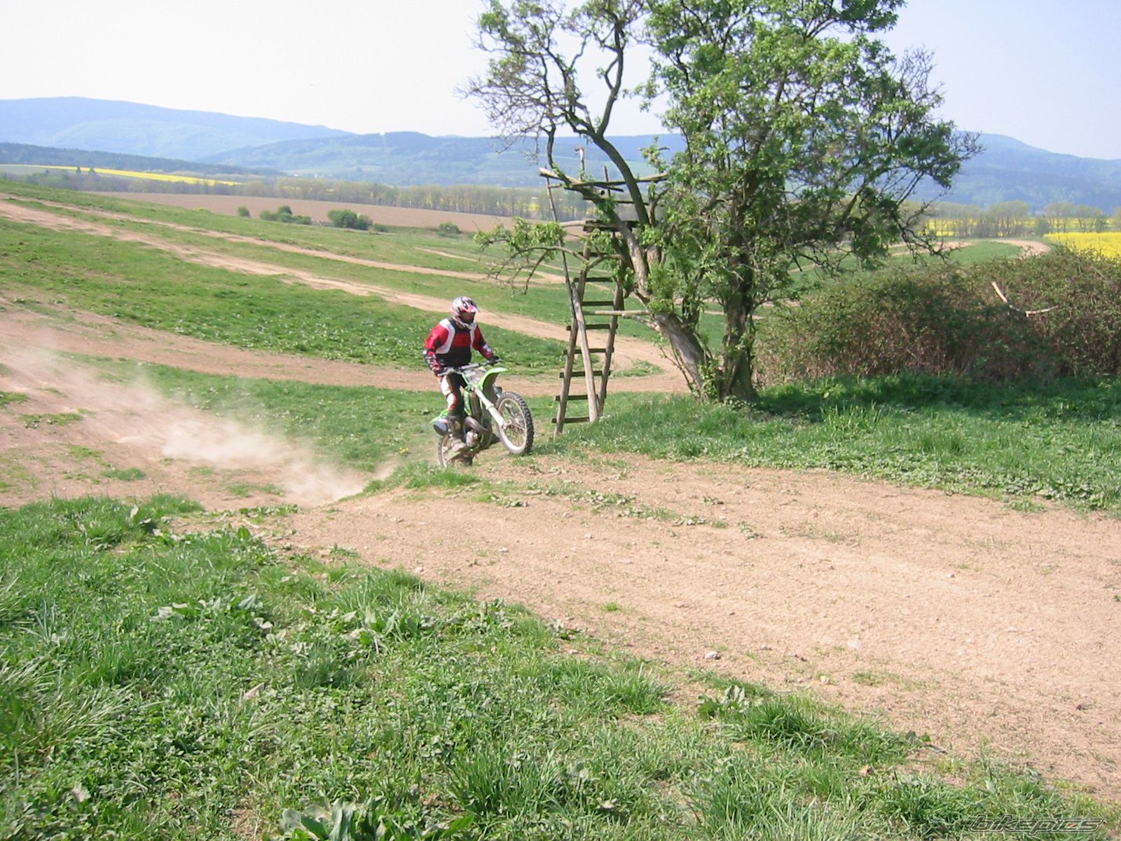 Bike Photo 879048
