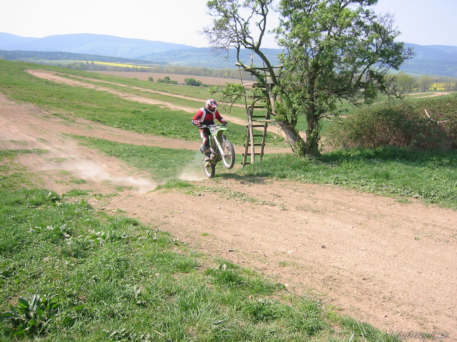 Bike Photo 879051