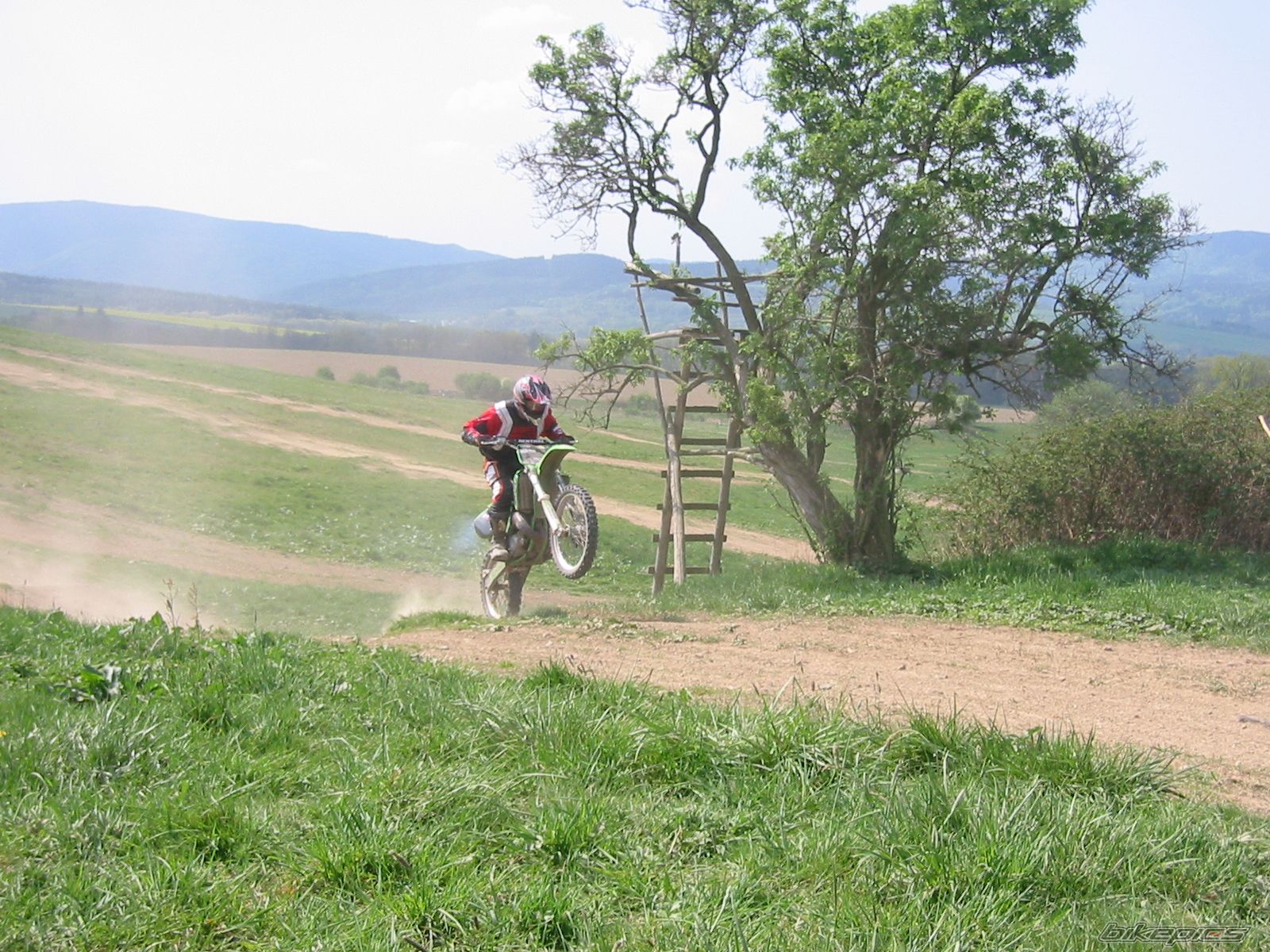 Bike Photo 879057
