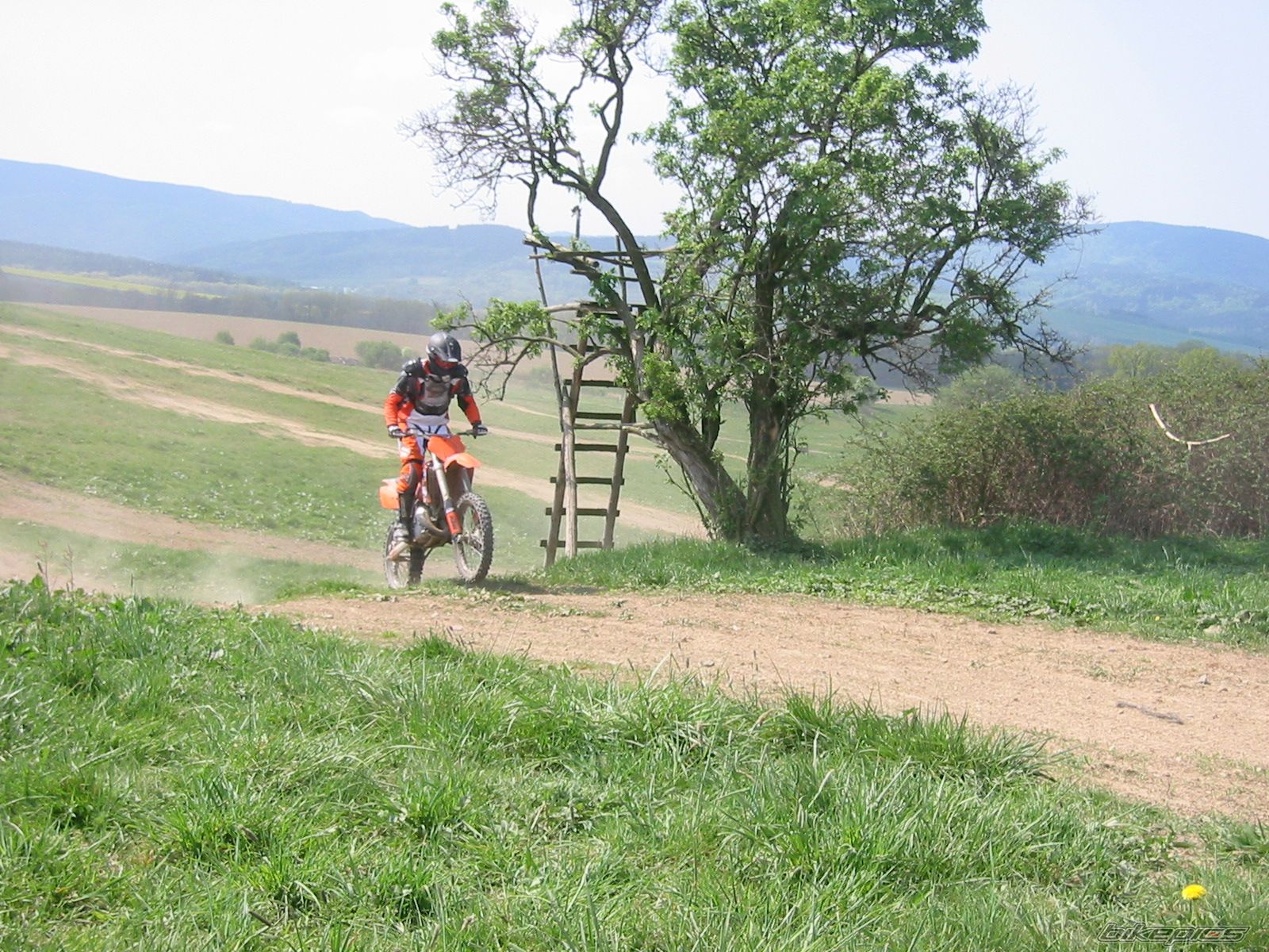 Bike Photo 879058