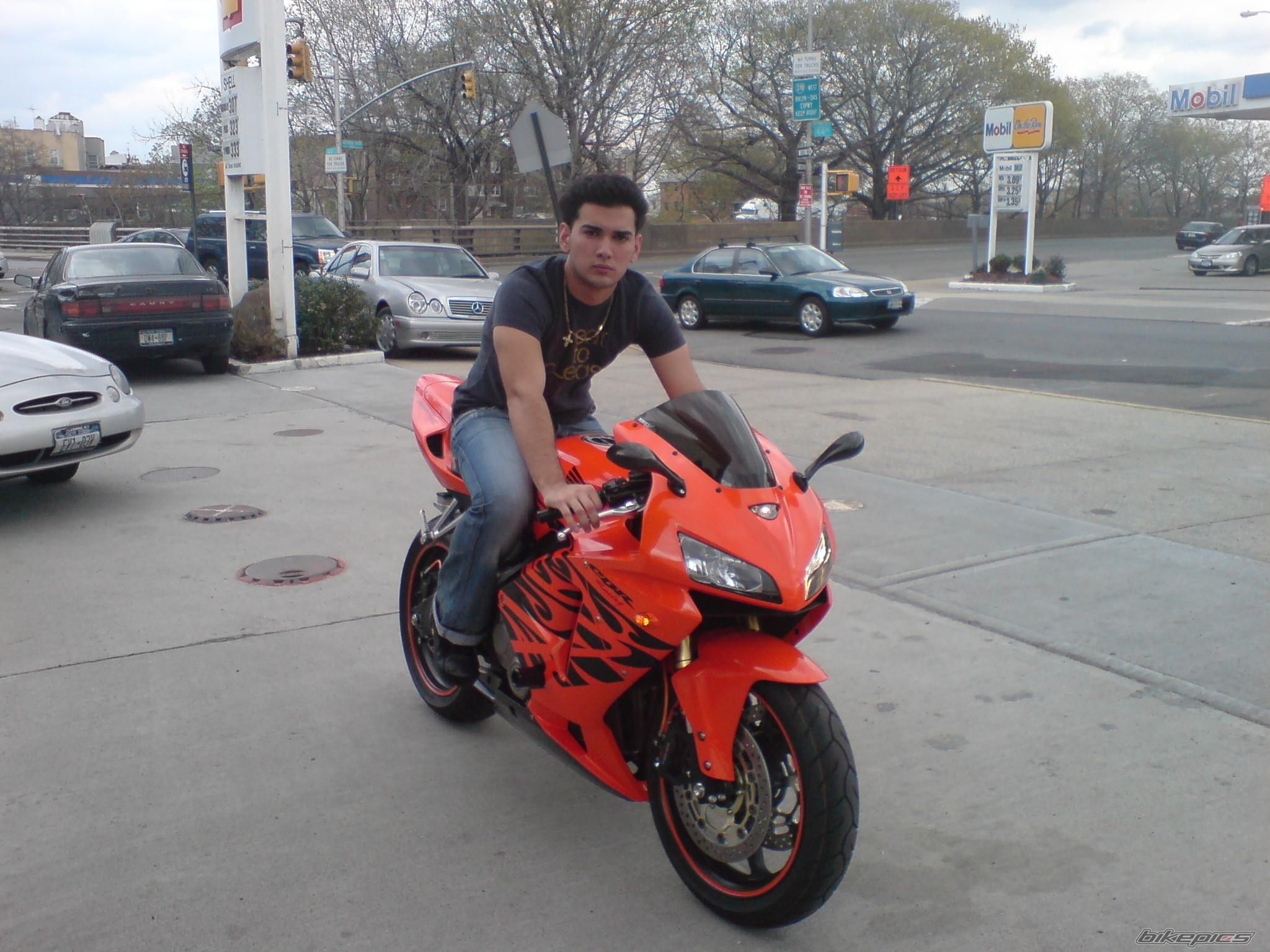 Bike Photo 879701