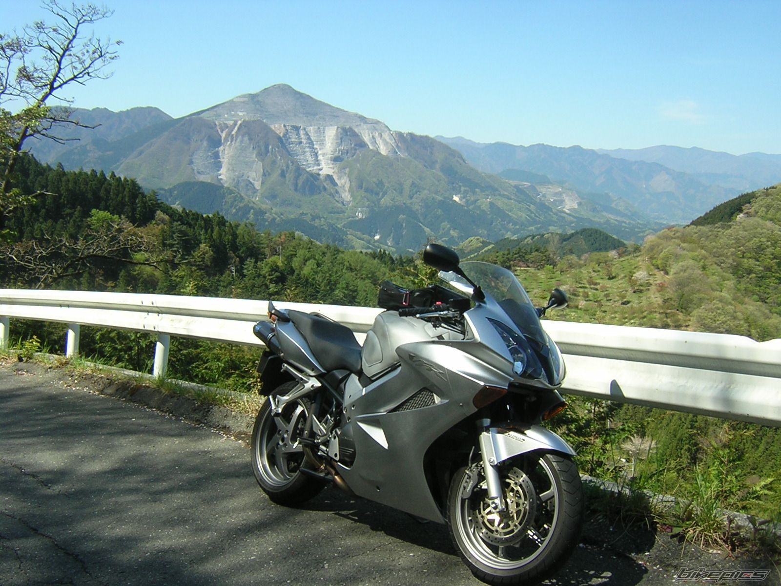 Bike Photo 879910