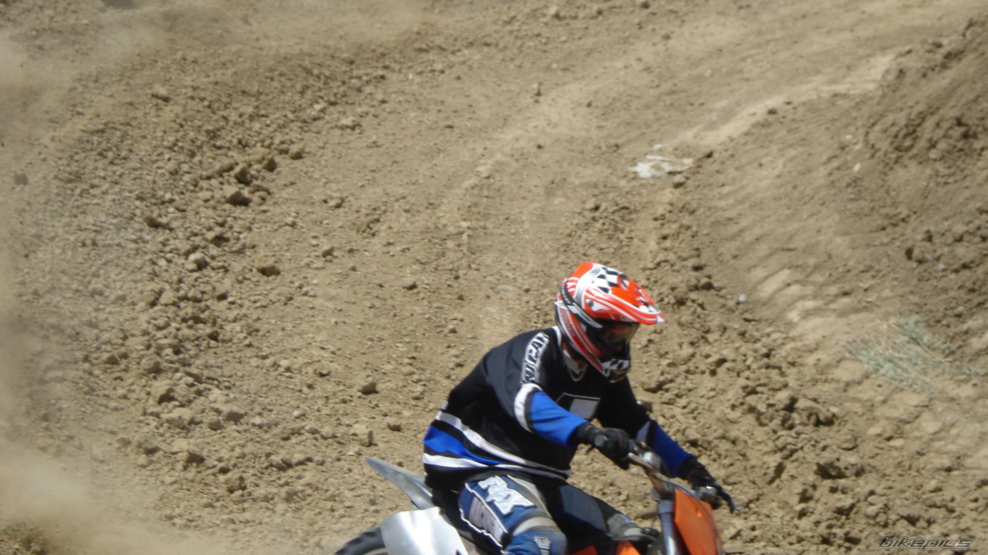Bike Photo 880813