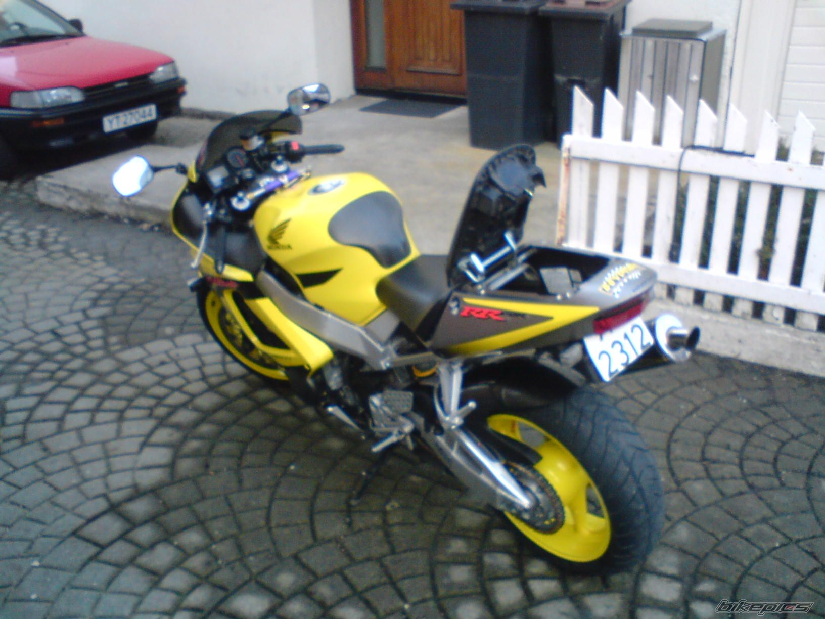 Photo 882859