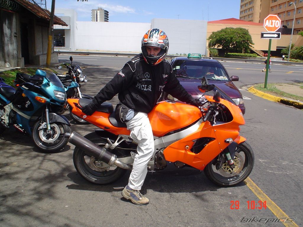 Photo 884530
