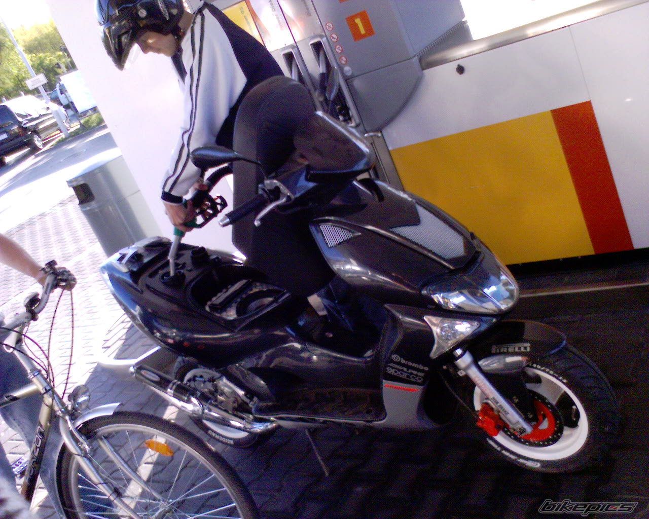 Photo 885429