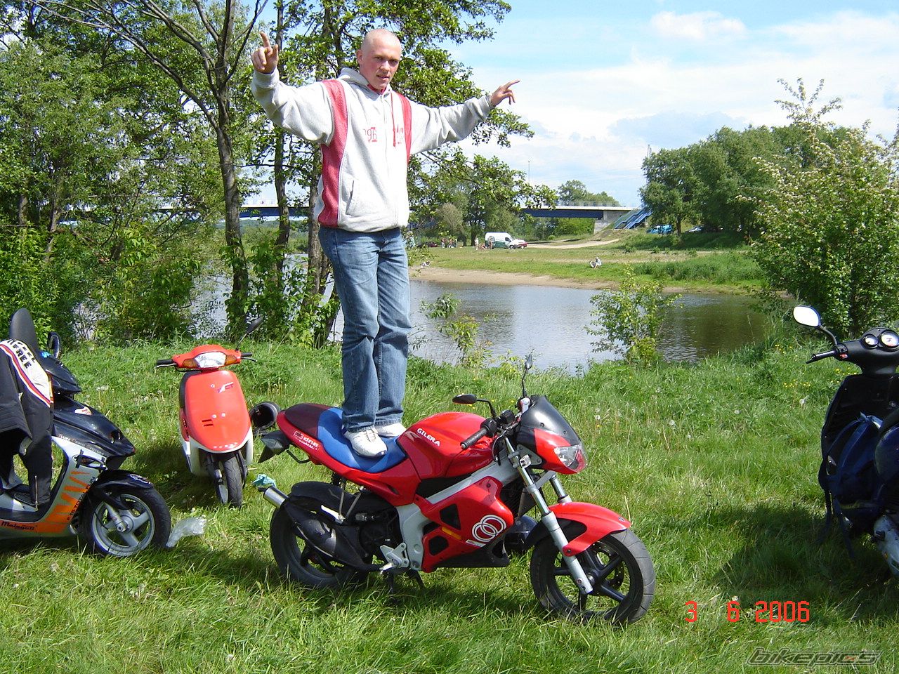 Bike Photo 885746