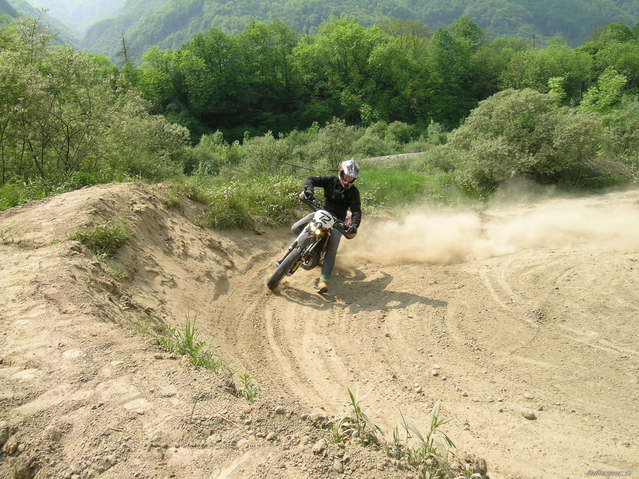 Bike Photo 885798