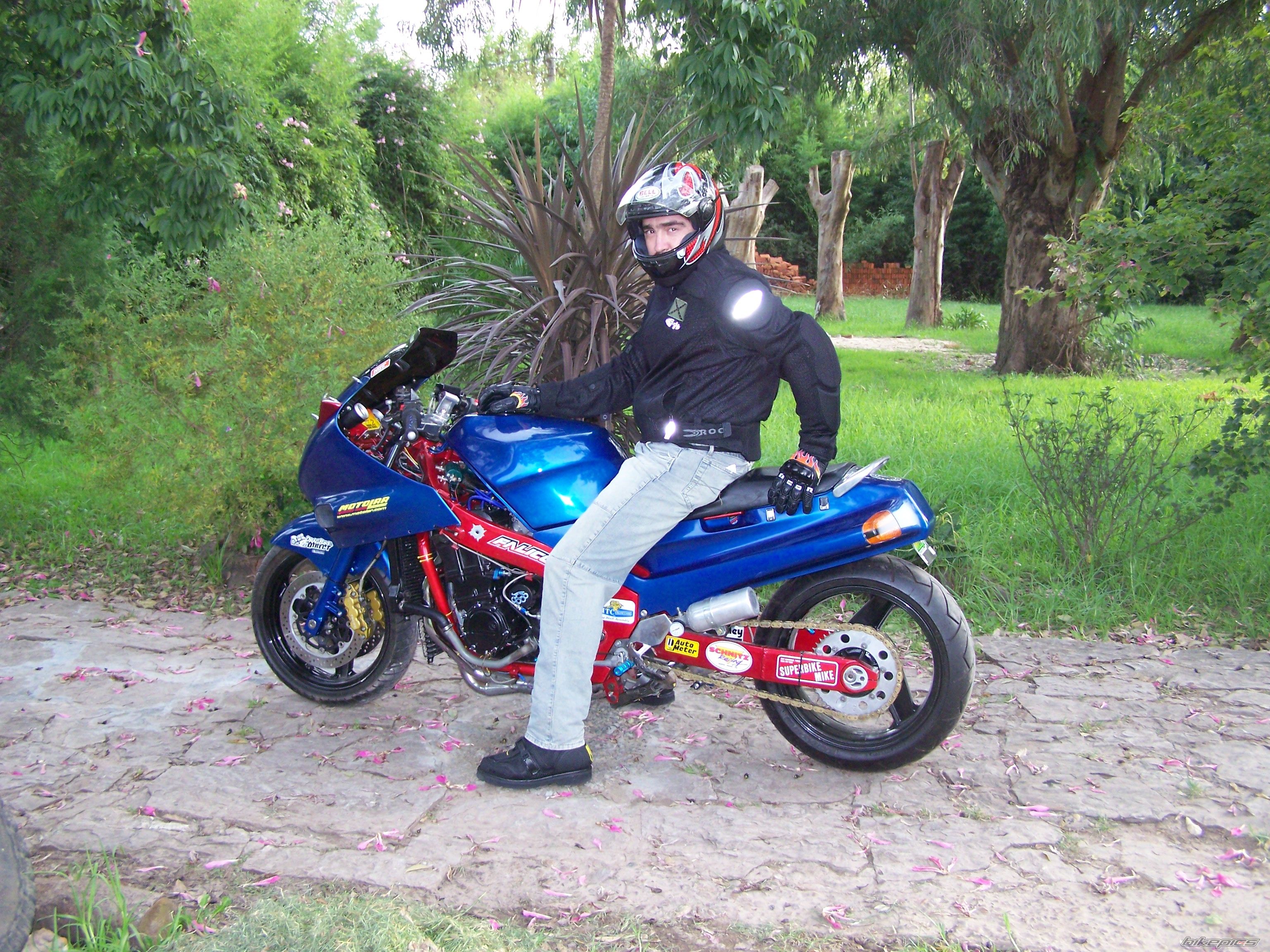 Bike Photo 885877