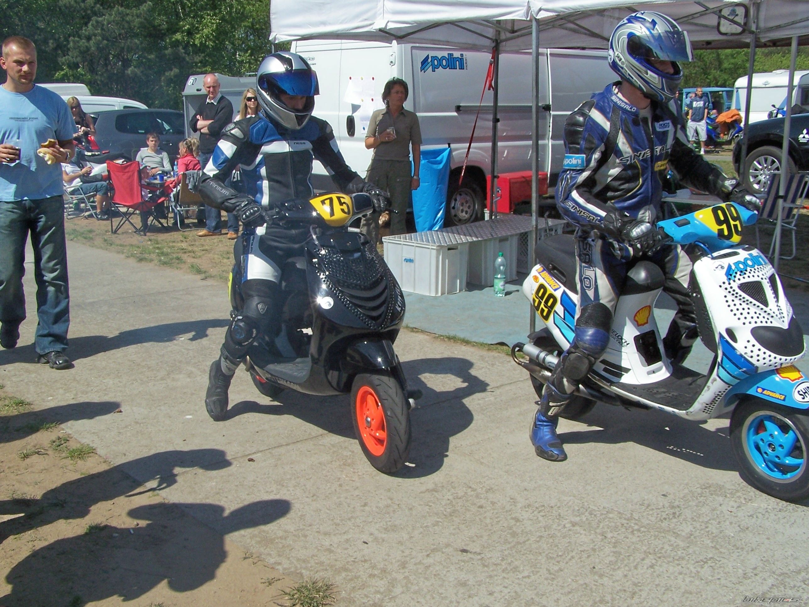 Photo 887476