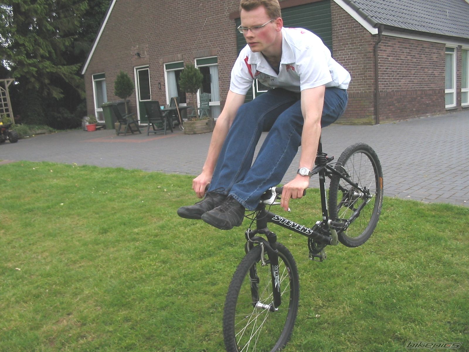 Bike Photo 889011