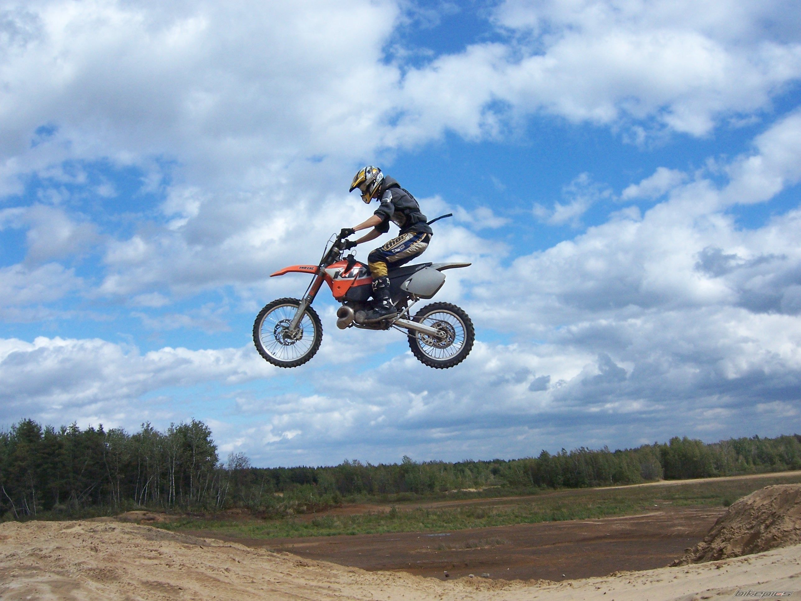Bike Photo 889759